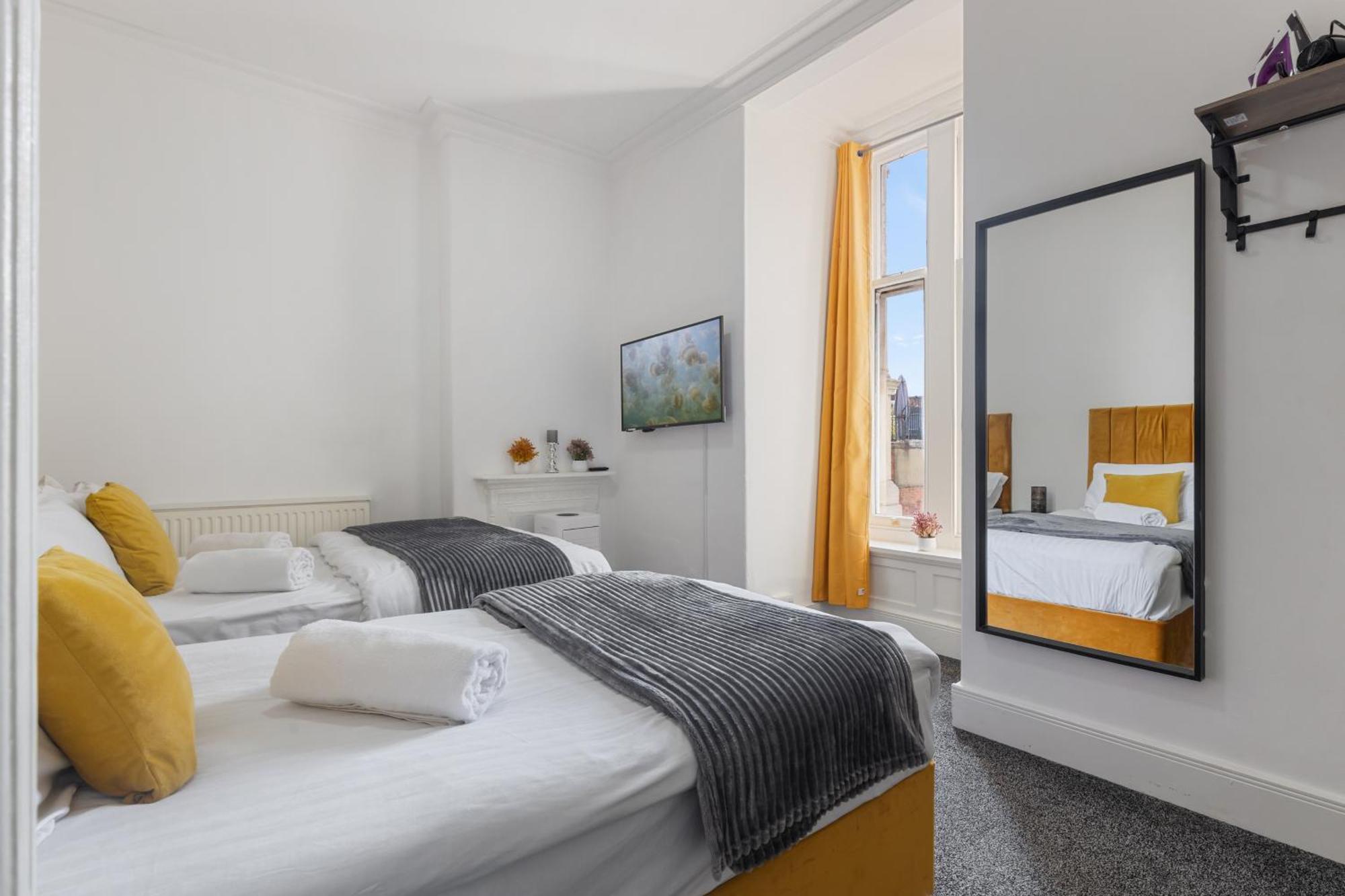 Luxurious On Oxford Street Apartment *