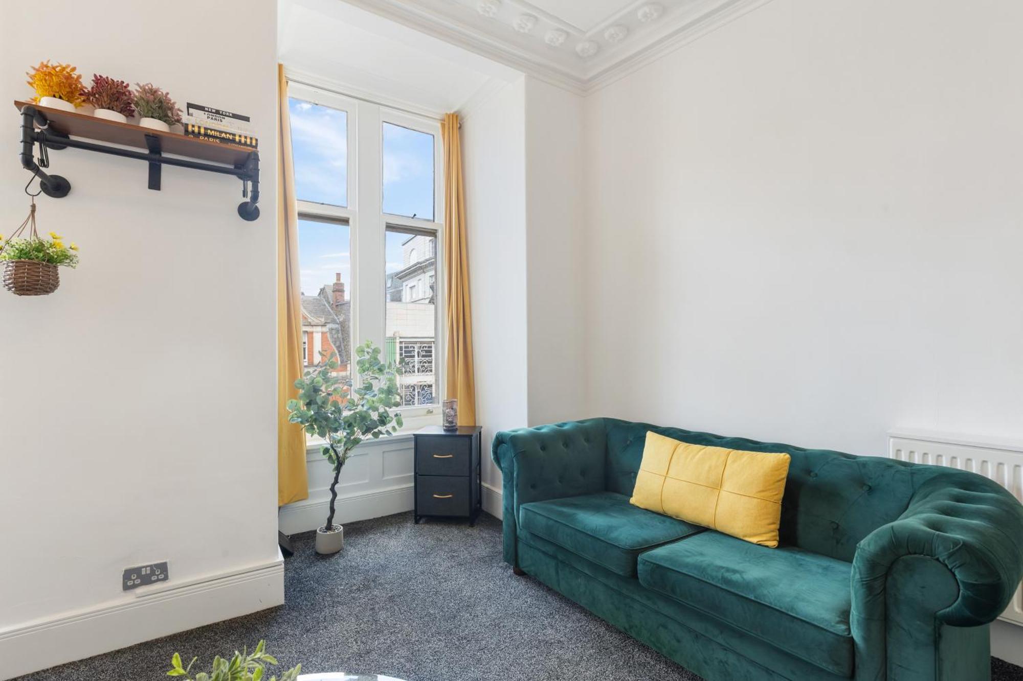 Luxurious On Oxford Street Apartment *