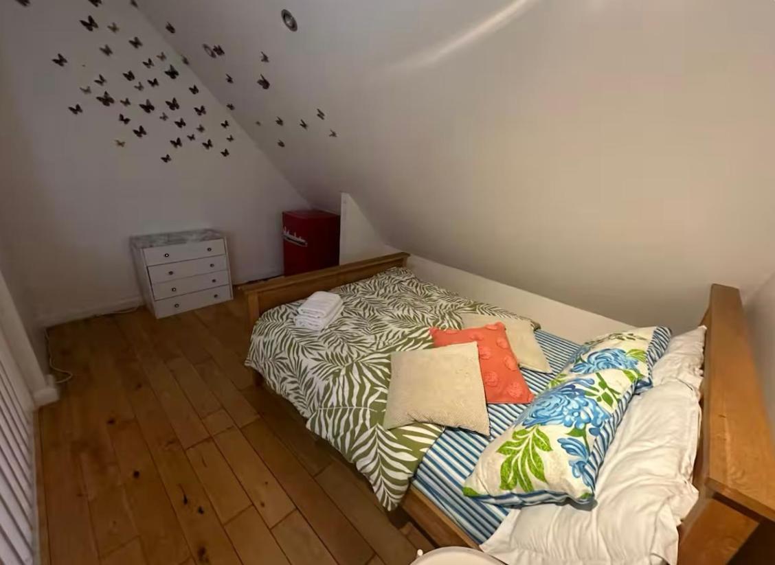Gasthof Cozy Rooms Near Central London *