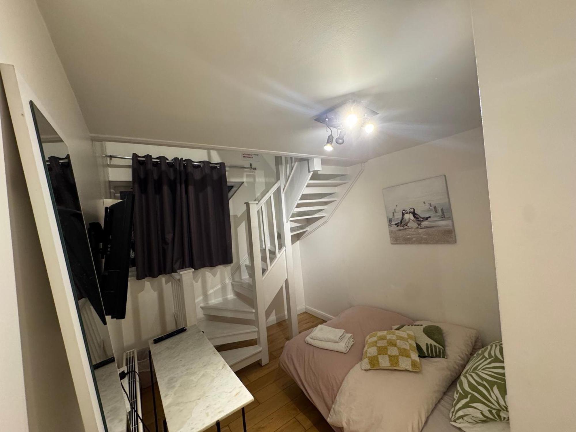 Gasthof Cozy Rooms Near Central London