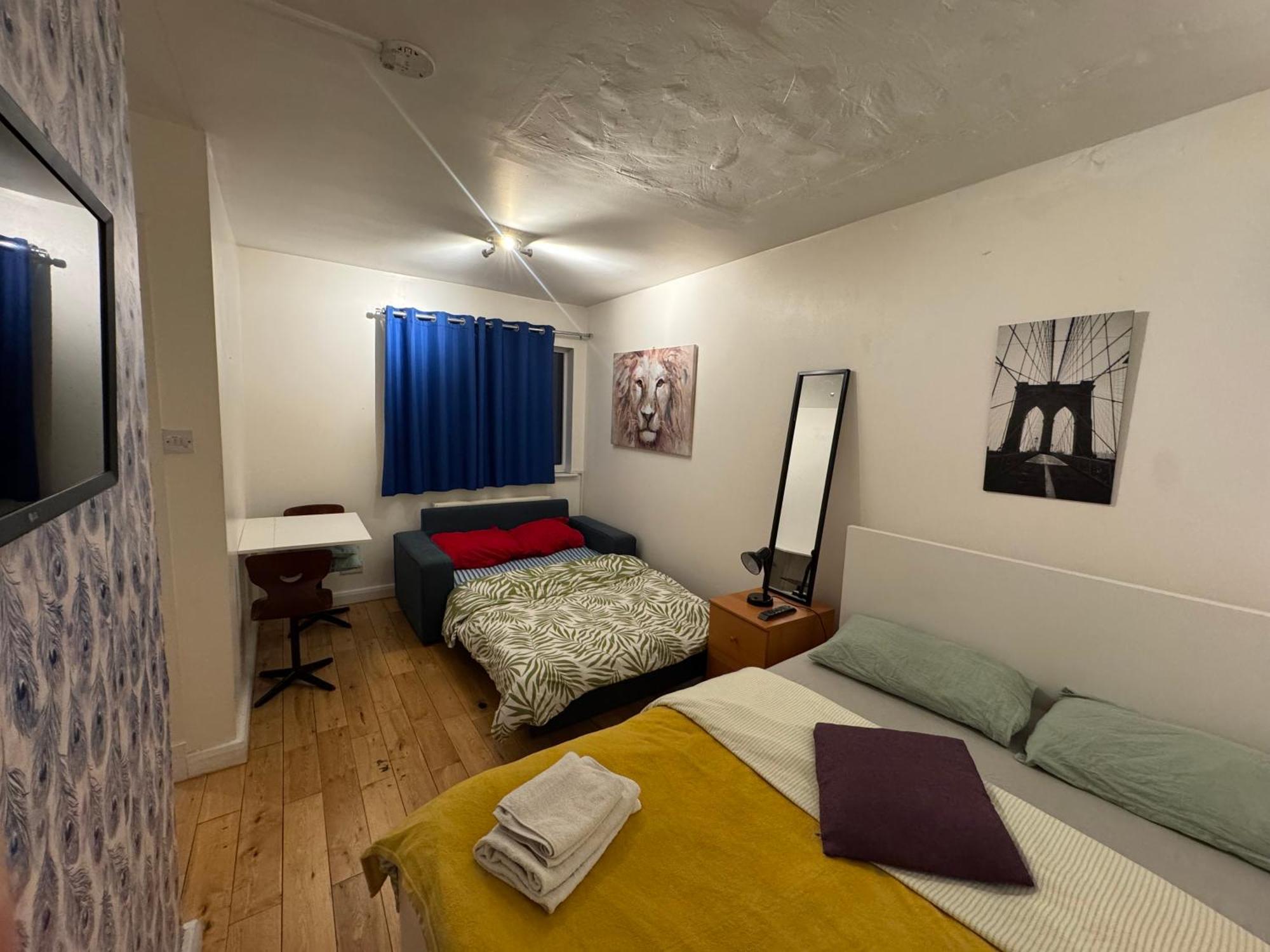 Gasthof Cozy Rooms Near Central London London