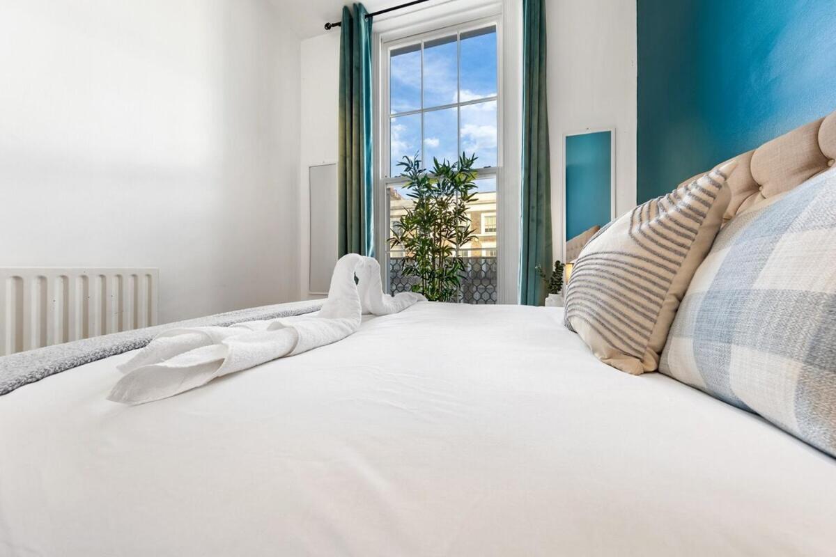 Leilighet Luxurious 3 Bedroom Flat With Balcony In Kensington For 7 Next To Station Near Harrods London
