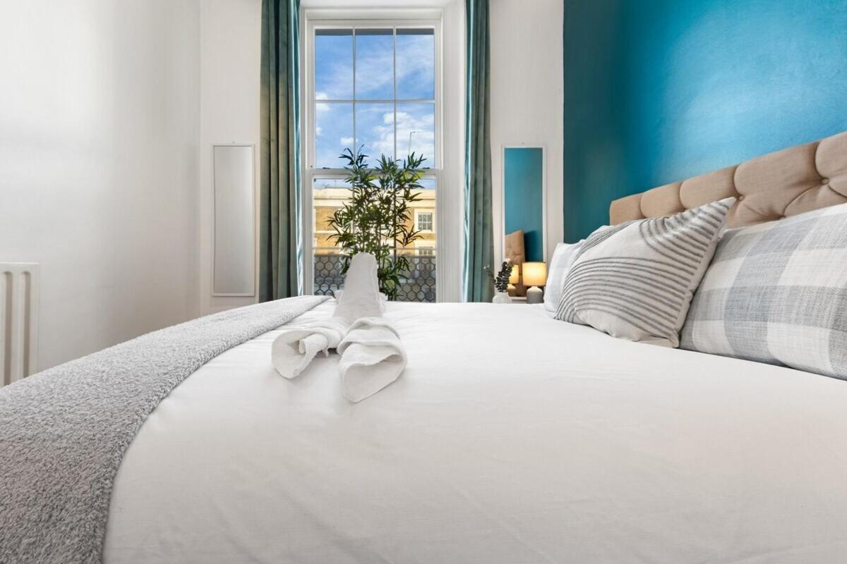 Leilighet Luxurious 3 Bedroom Flat With Balcony In Kensington For 7 Next To Station Near Harrods London