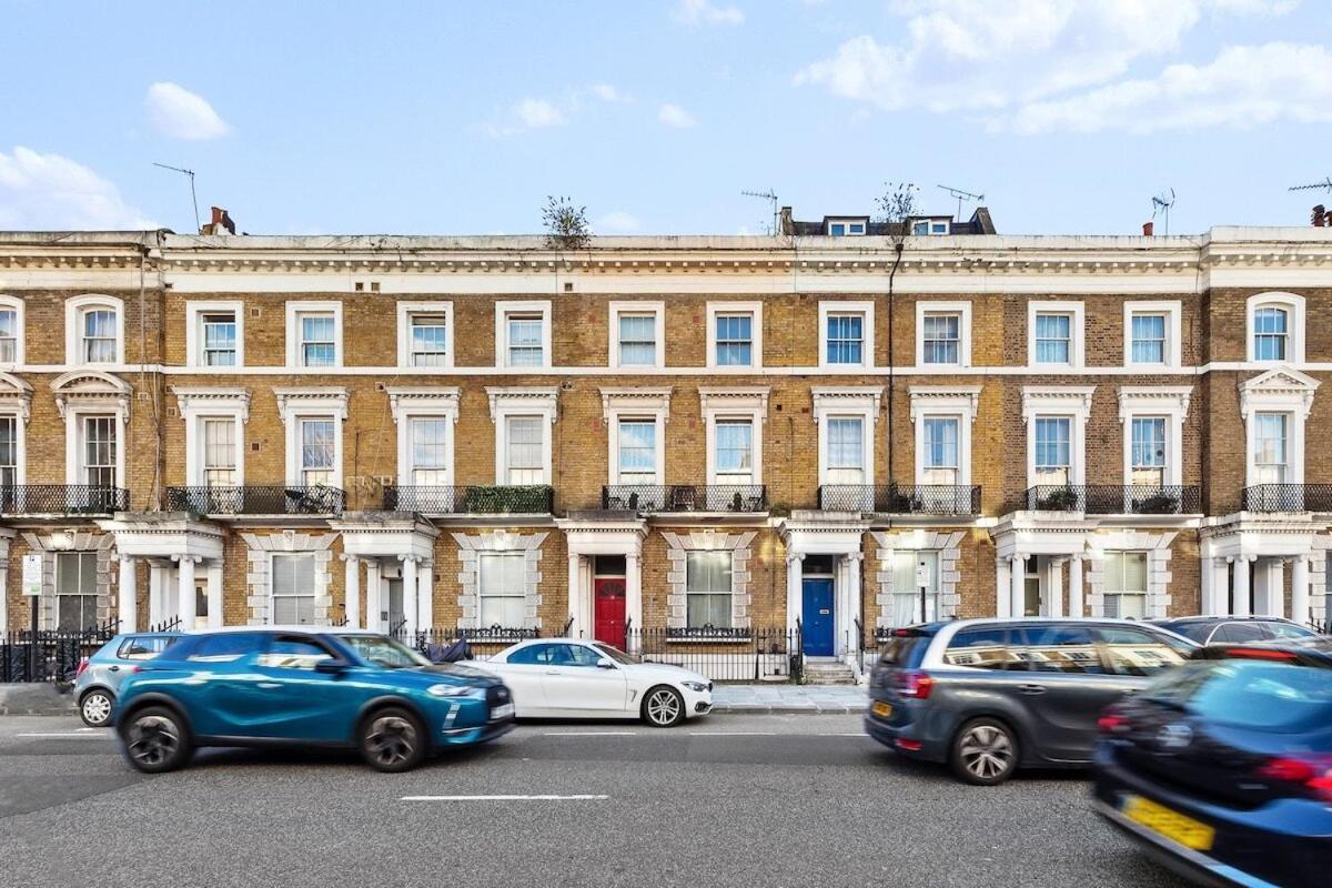 Luxurious 3 Bedroom Flat With Balcony In Kensington For 7 Next To Station Near Harrods Leilighet