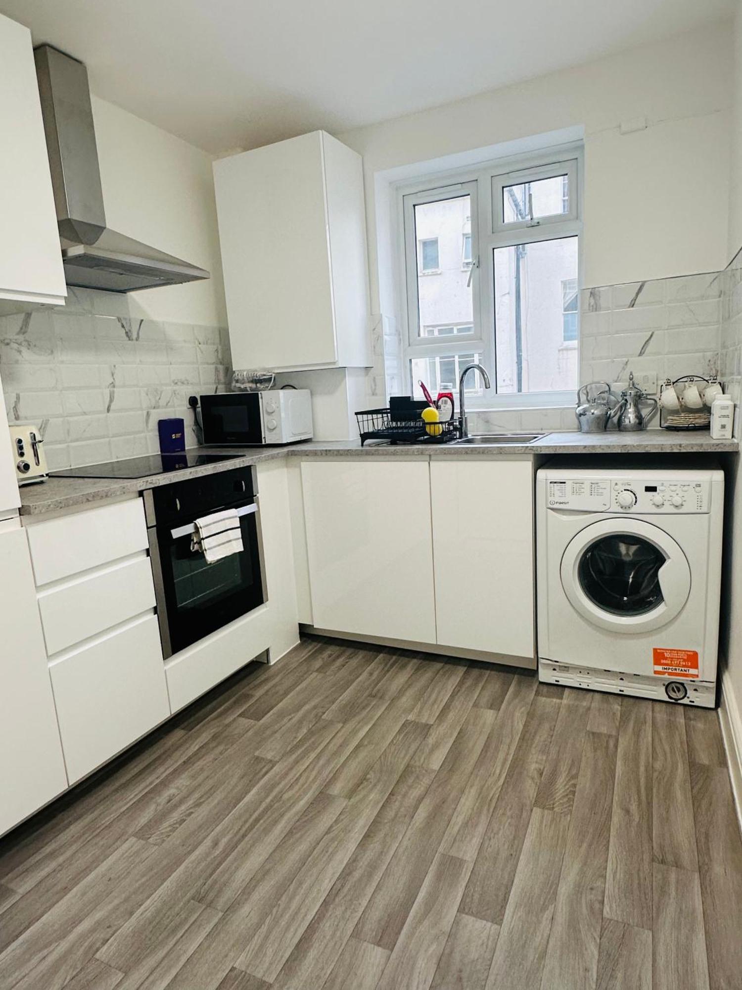 Entire 2-bedroom Flat Close To Hyde Park, Paddington Station, Bayswater And Queensway Station Appartamento