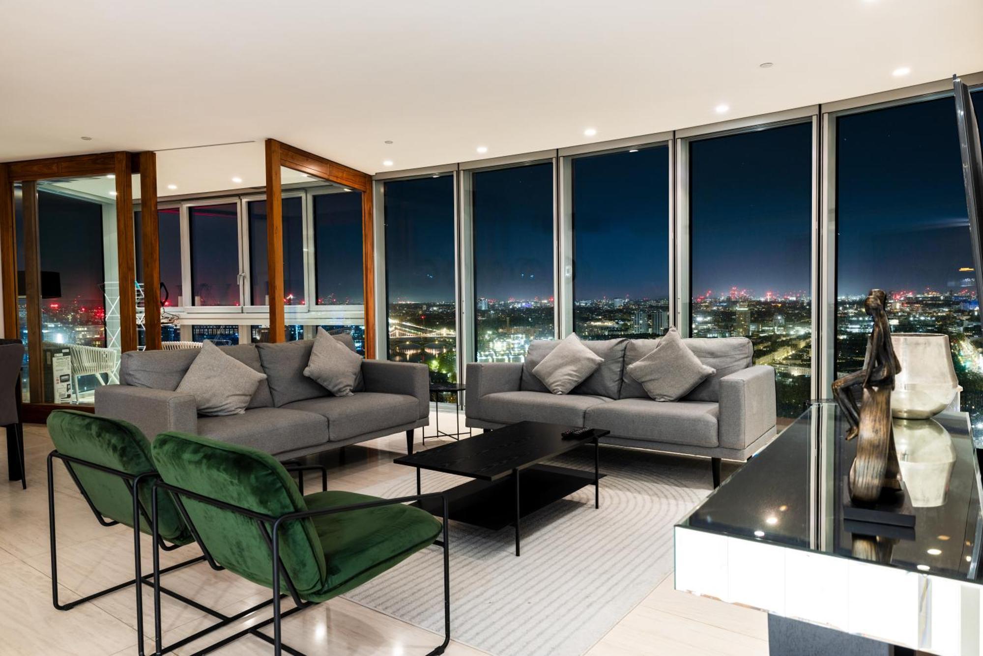 Luxury With Pool, Gym, Spa, Free Parking 3 Bedroom Apartment London