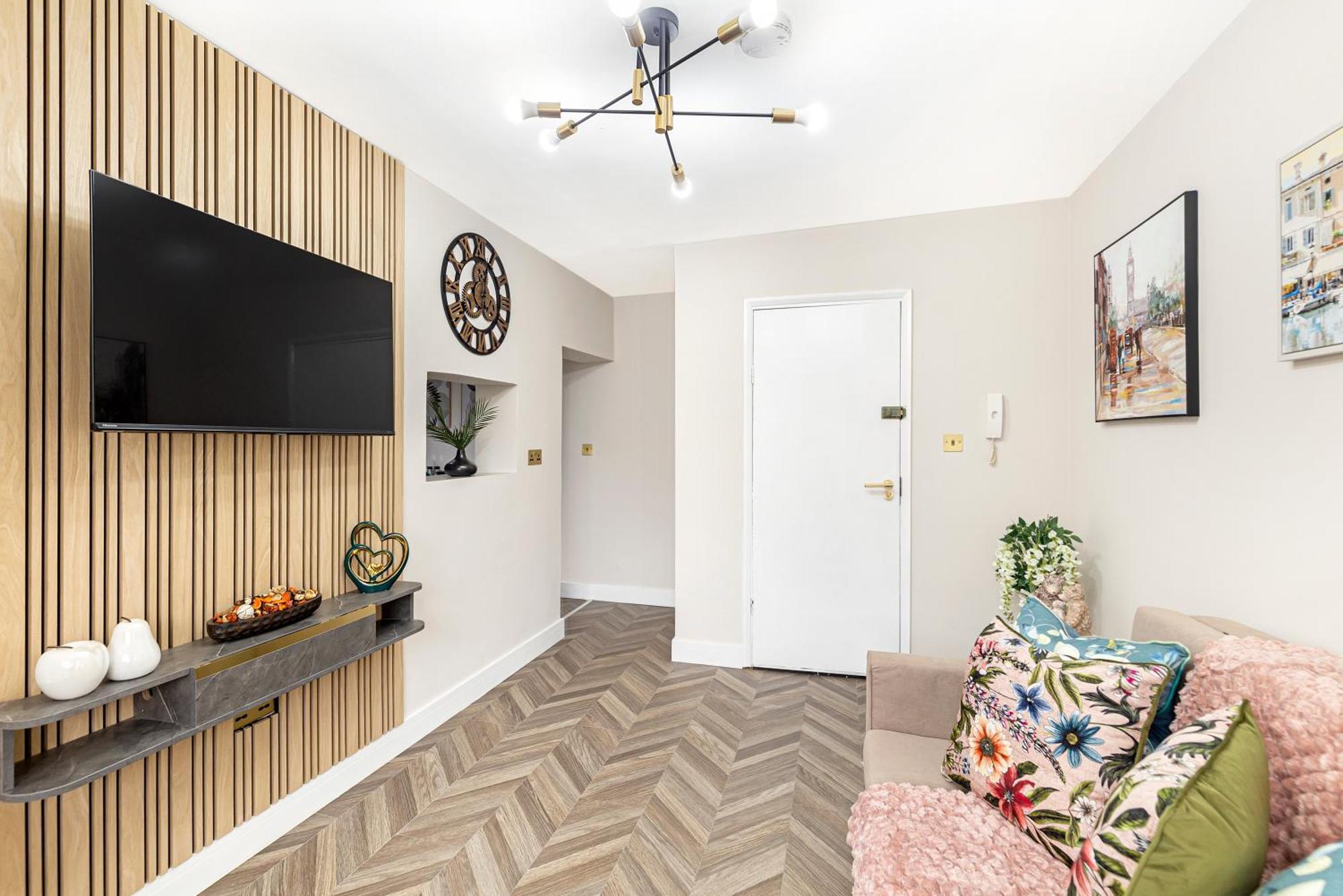 Stylish Gem Next Transport Easy Access Ctr Apartment