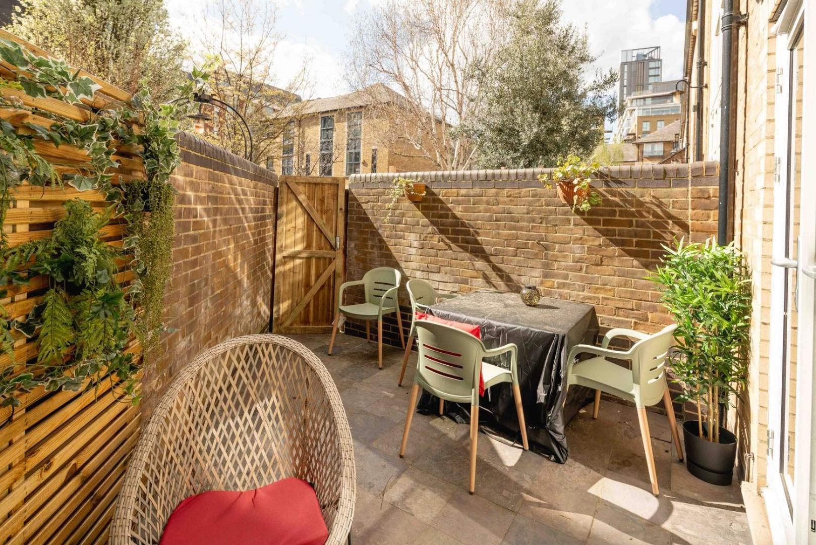 Serene Garden Flat - Steps From Tower Bridge Apartment *