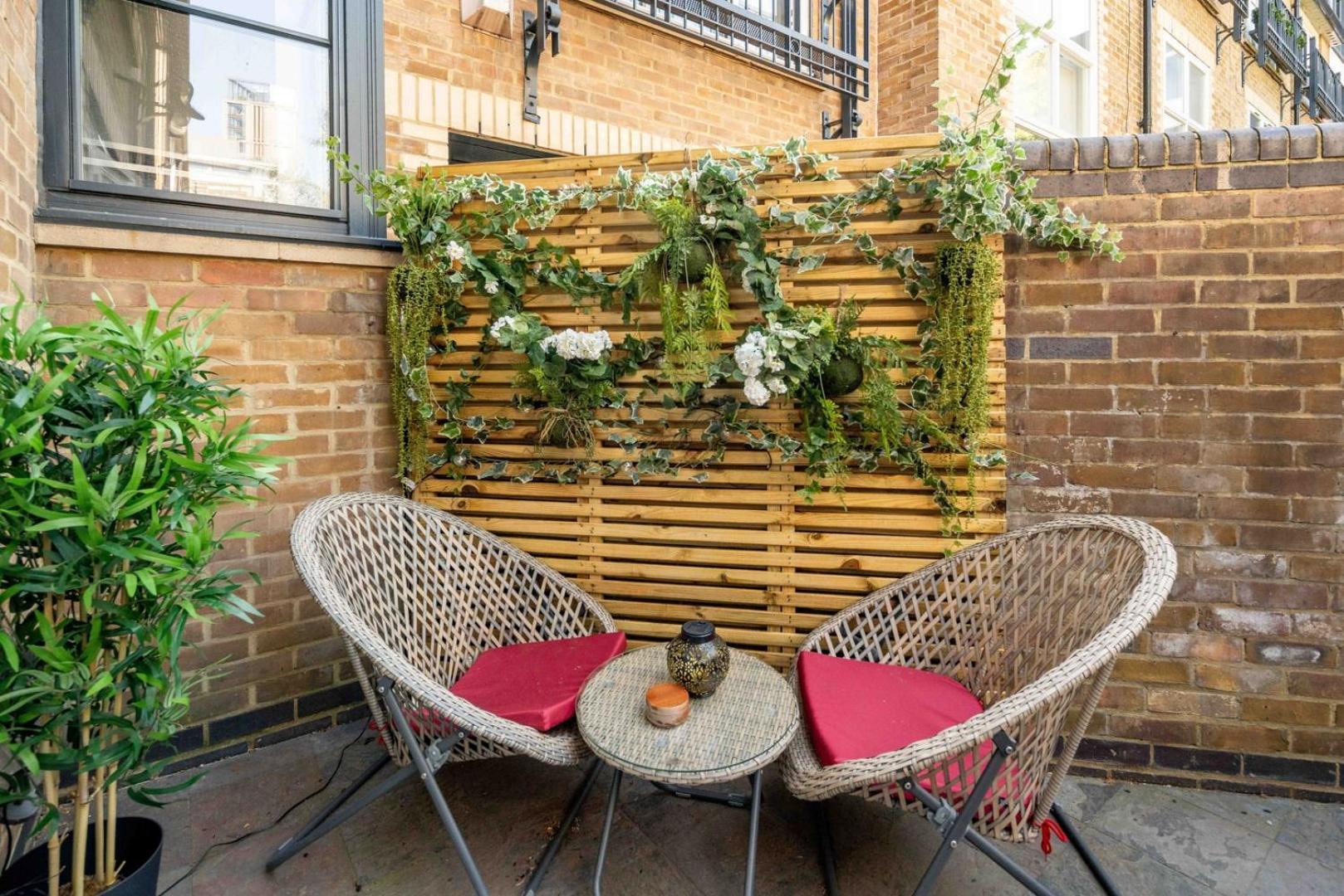 Serene Garden Flat - Steps From Tower Bridge