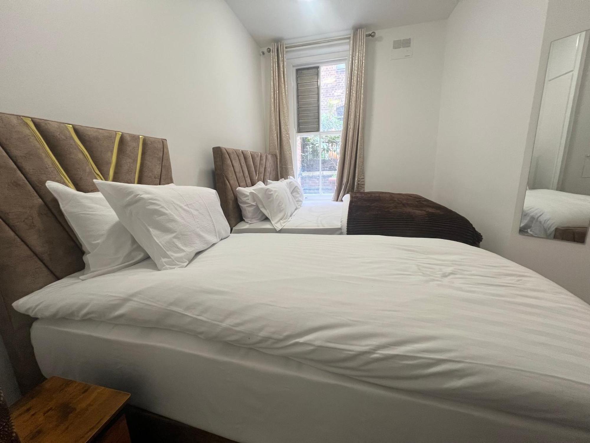 Lägenhet Chic 1-bed Flat In The Heart Of Soho Wardour Street 1wd London
