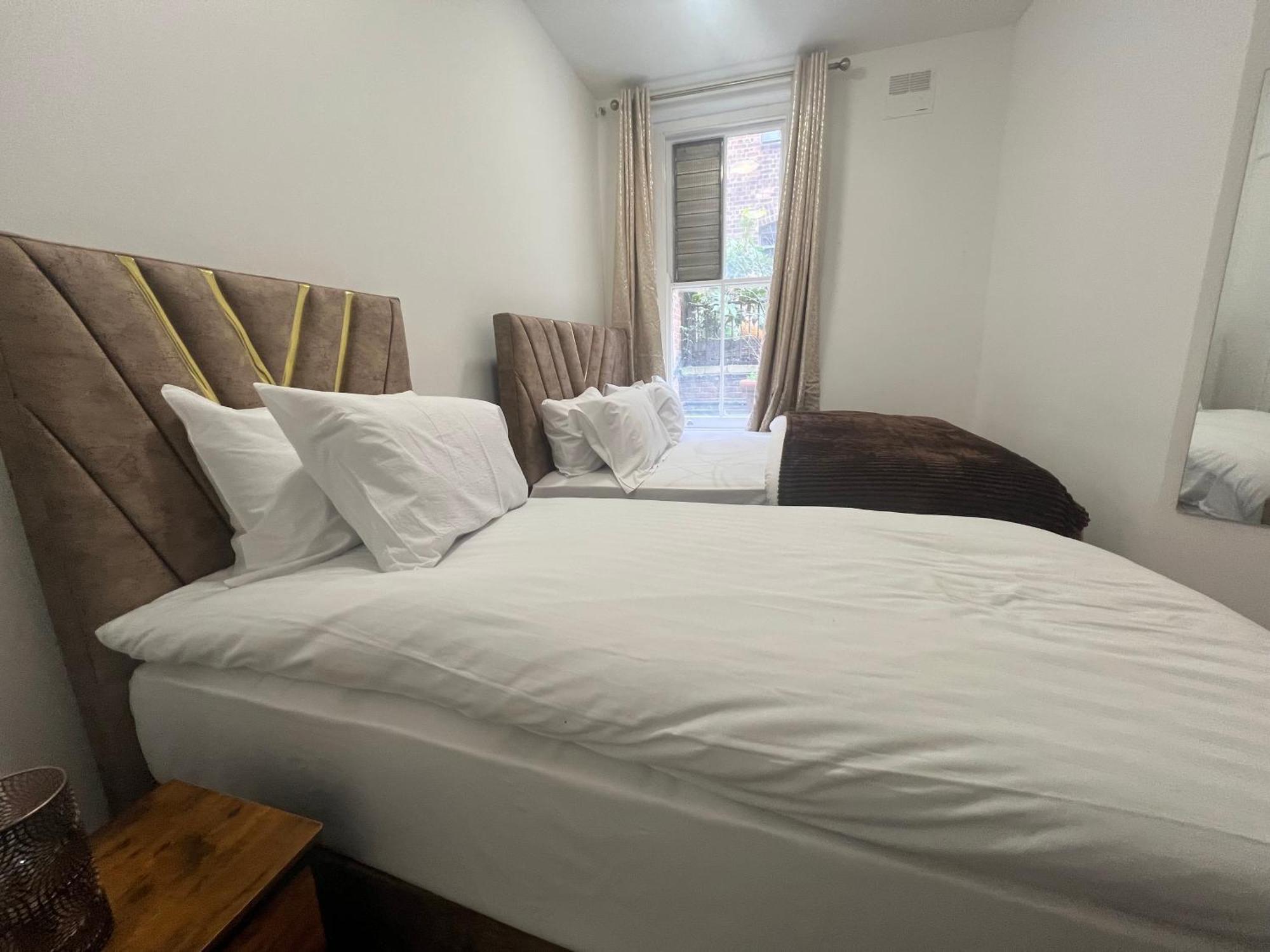 Chic 1-bed Flat In The Heart Of Soho Wardour Street 1wd Lägenhet *