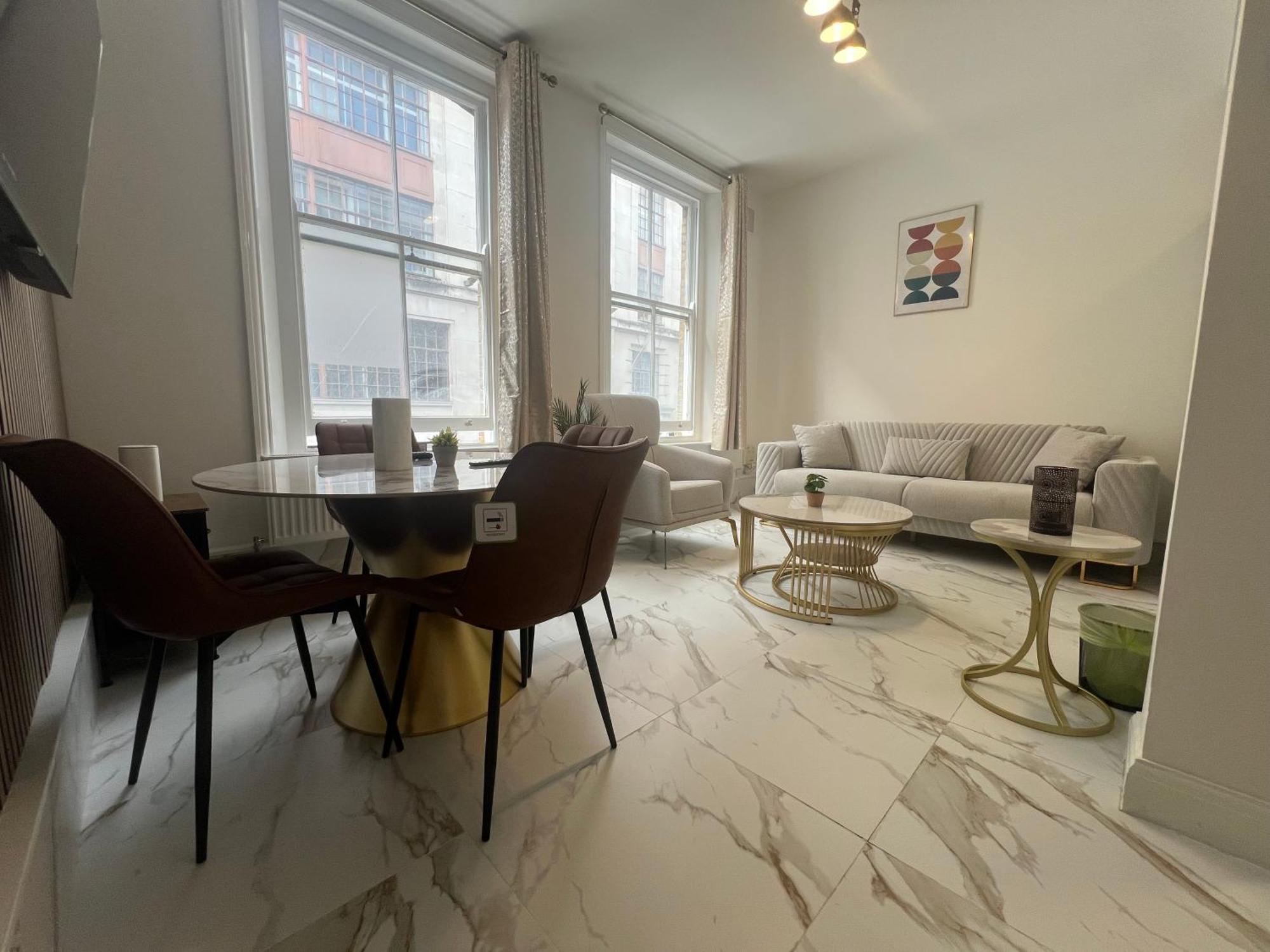 Chic 1-bed Flat In The Heart Of Soho Wardour Street 1wd Lägenhet