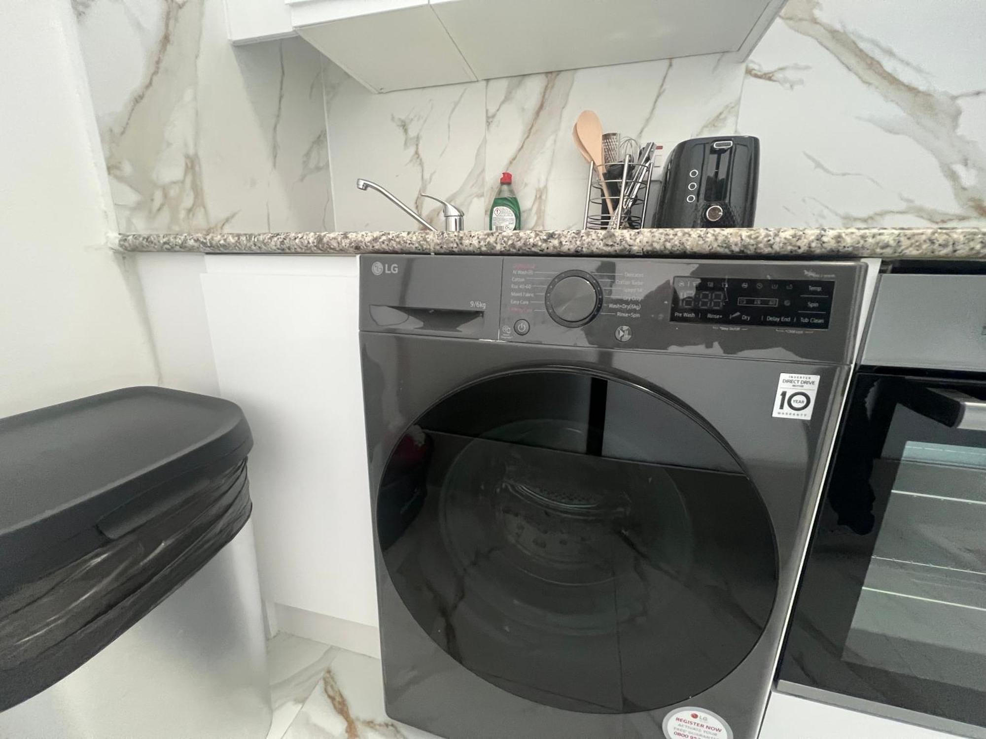 Chic 1-bed Flat In The Heart Of Soho Wardour Street 1wd Lägenhet *