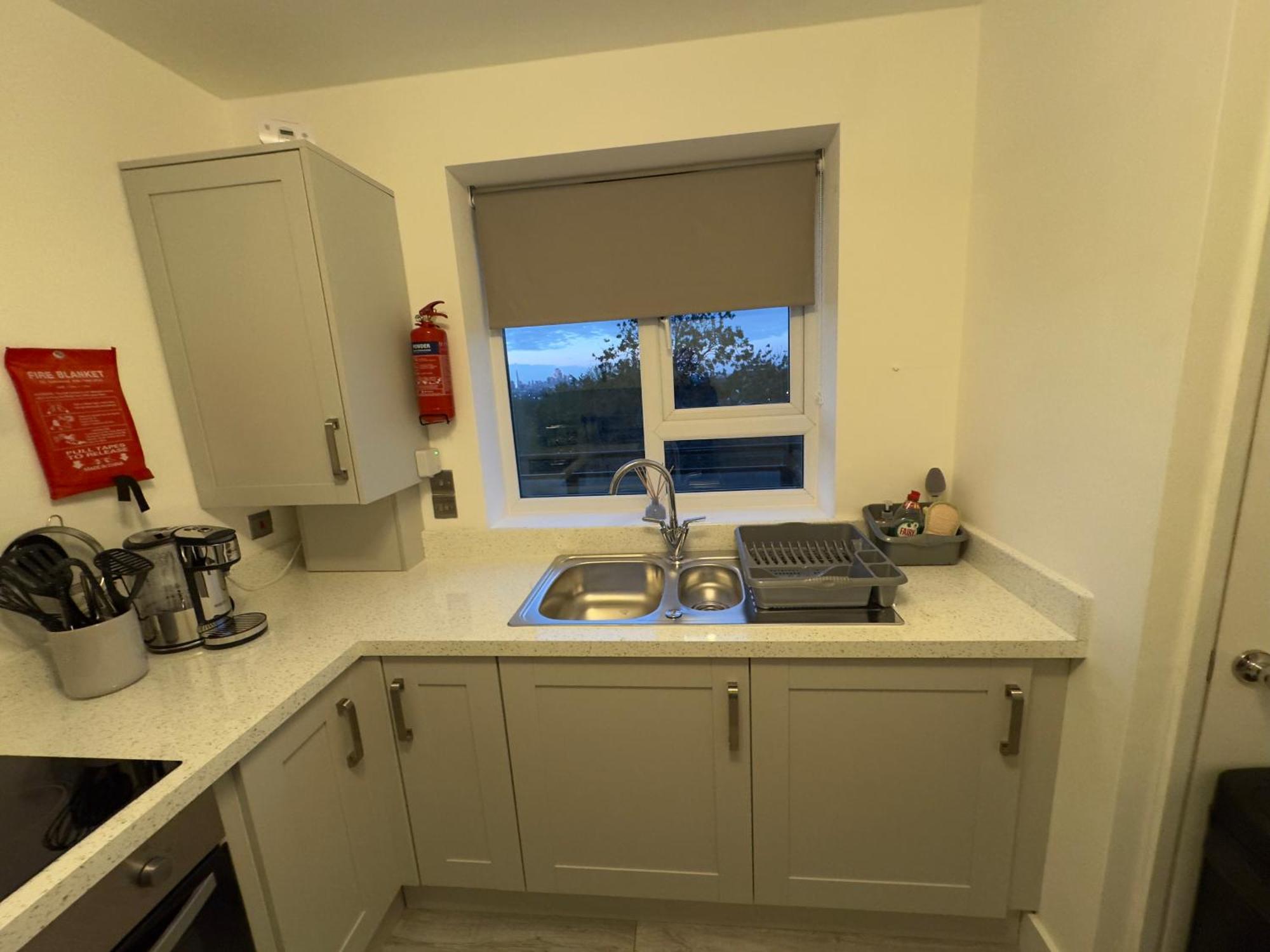 Stylish 2br, Fast Wifi With Balcony * London