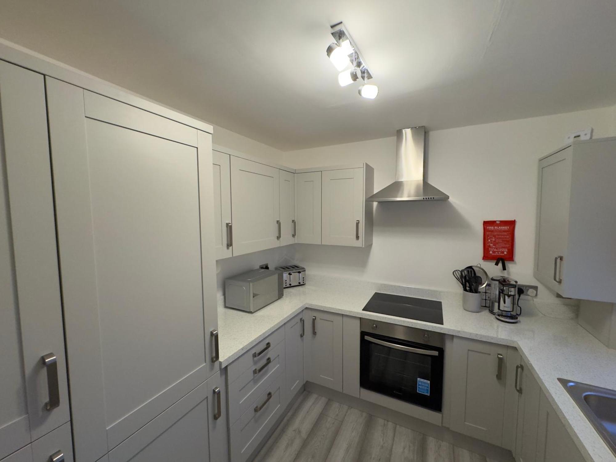 Stylish 2br, Fast Wifi With Balcony *
