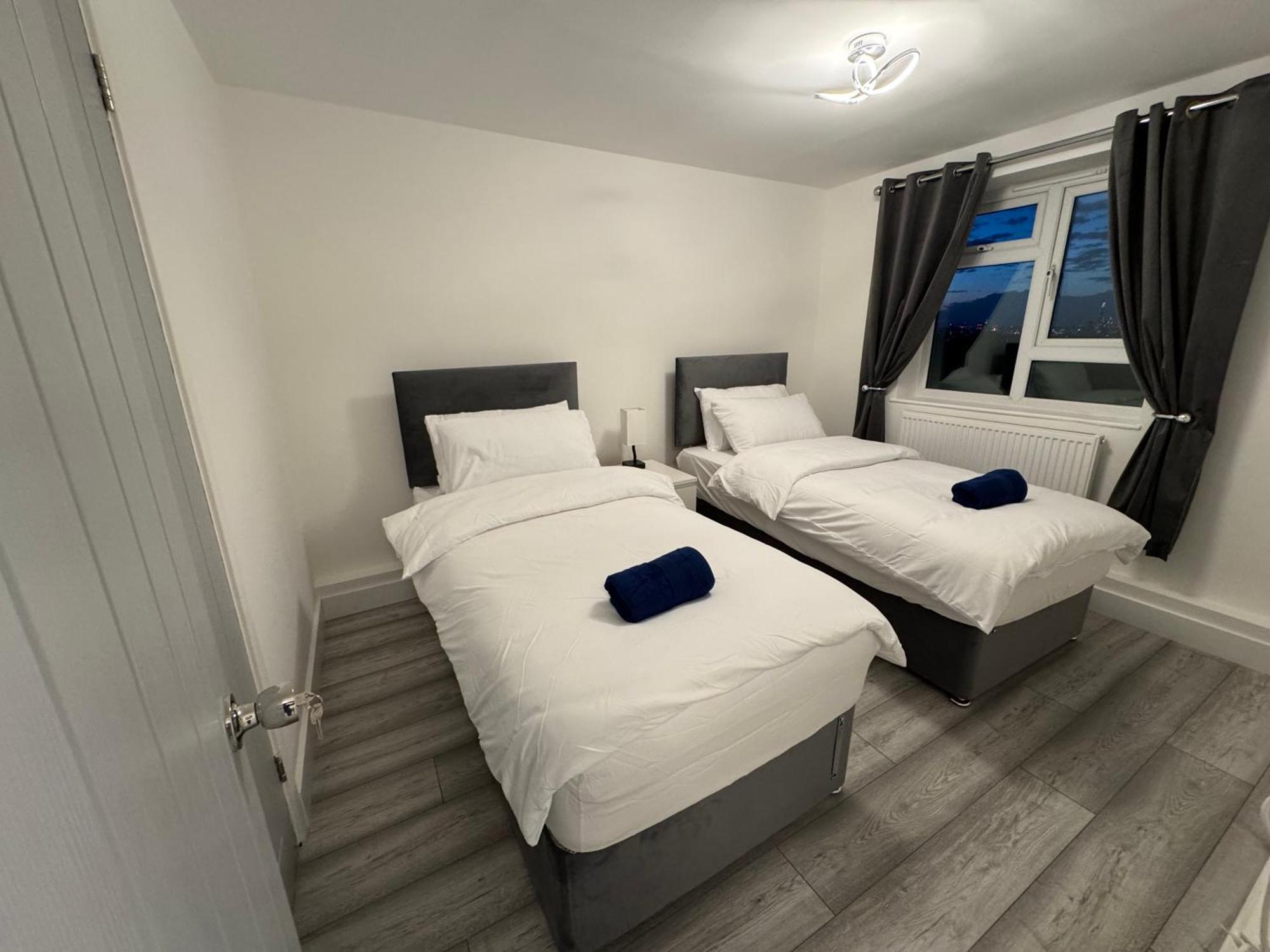 Stylish 2br, Fast Wifi With Balcony Apartment *