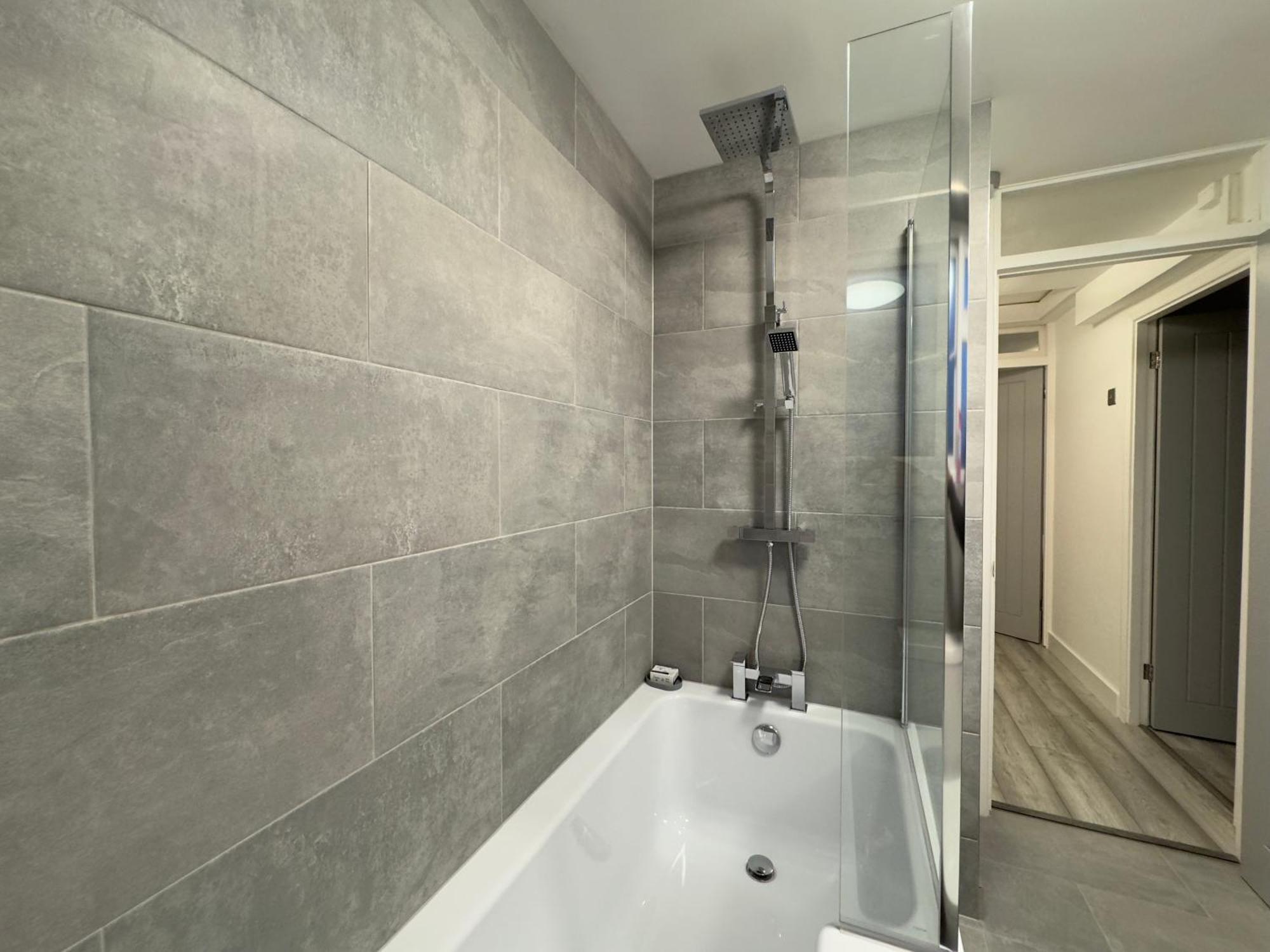 Apartment Stylish 2br, Fast Wifi With Balcony *
