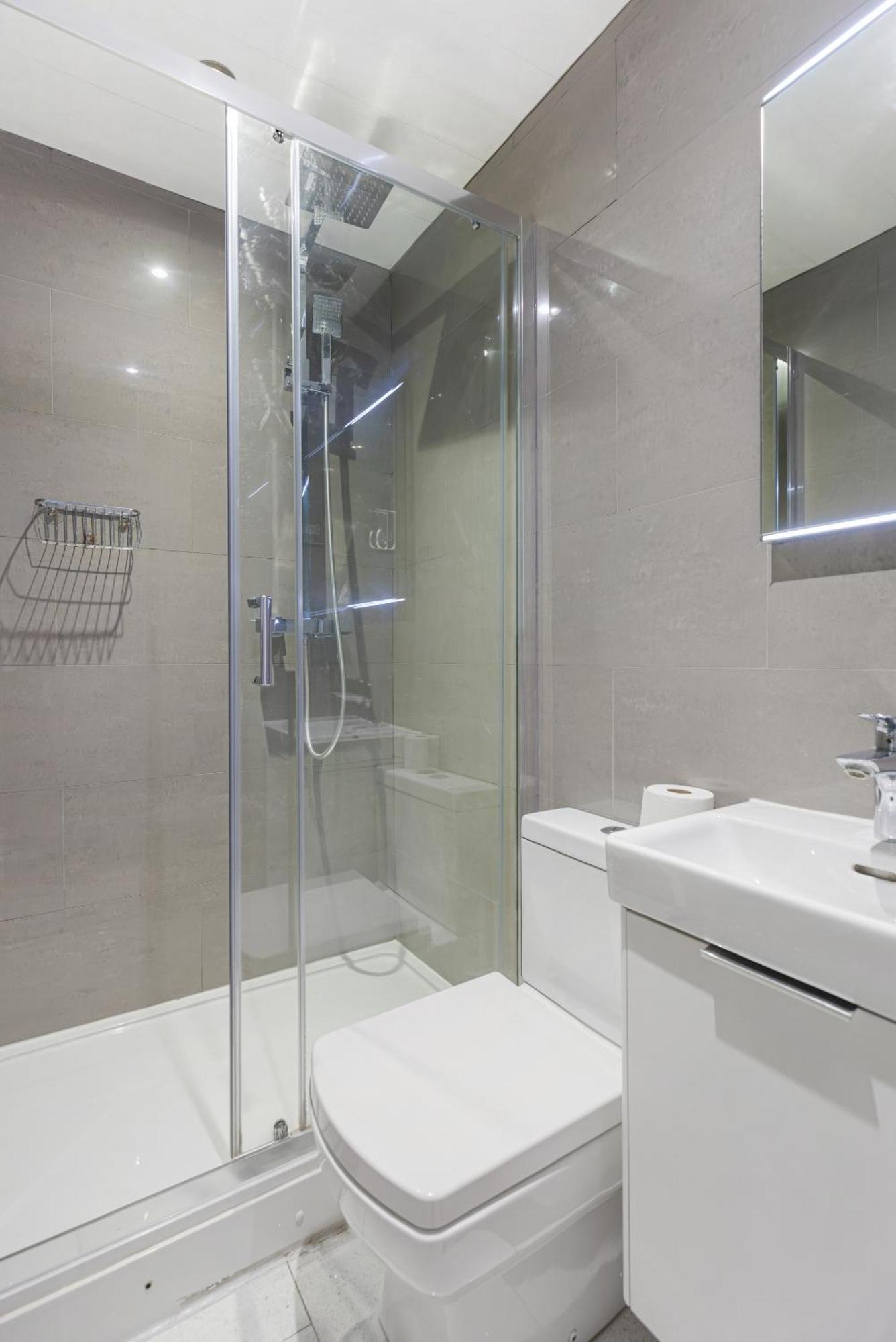 5 Bedroom Flat In Paddington Apartment