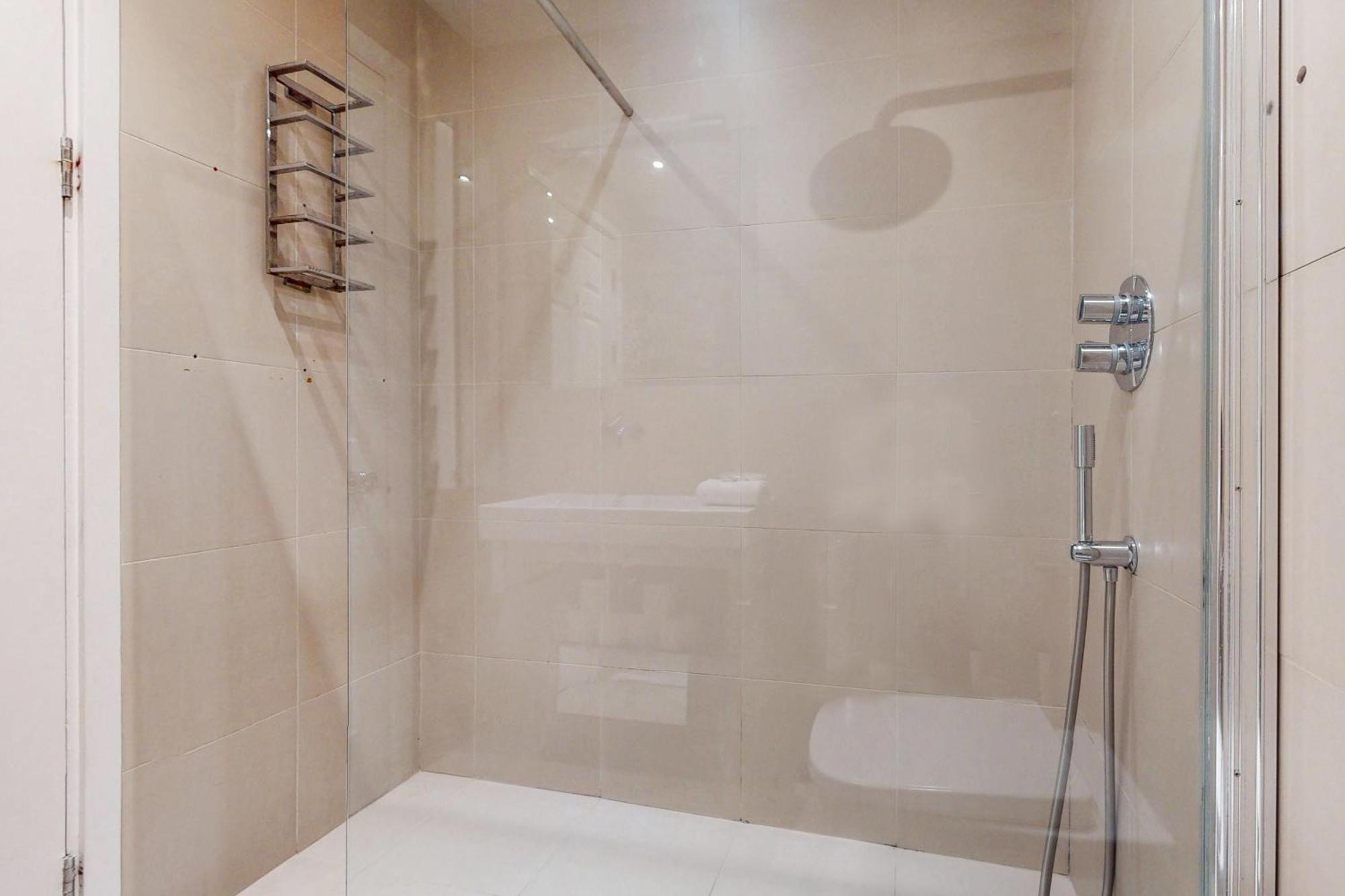 In Marble Arch Apartment