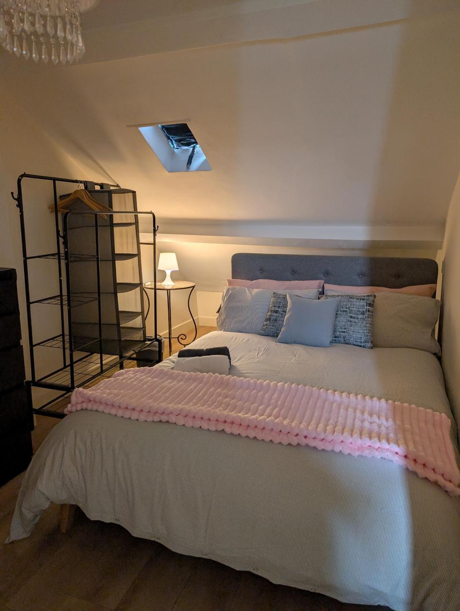 Cosy Modern One Bedroom In Hammersmith Lägenhet *