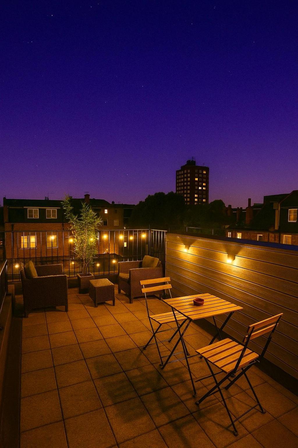 Huge Shoreditch Apartment- Private Roof Terrace *