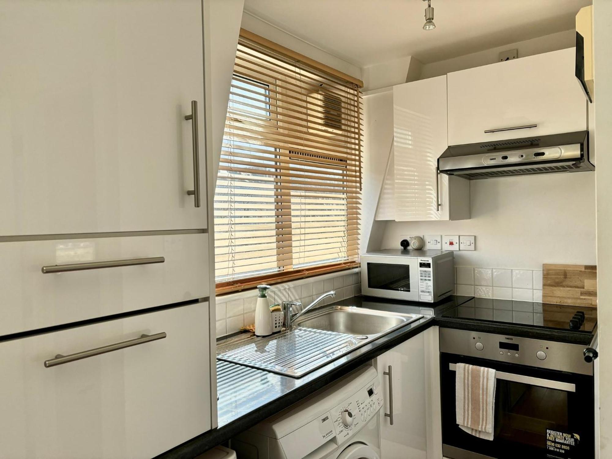 Bright 1 Bedroom Appartement *