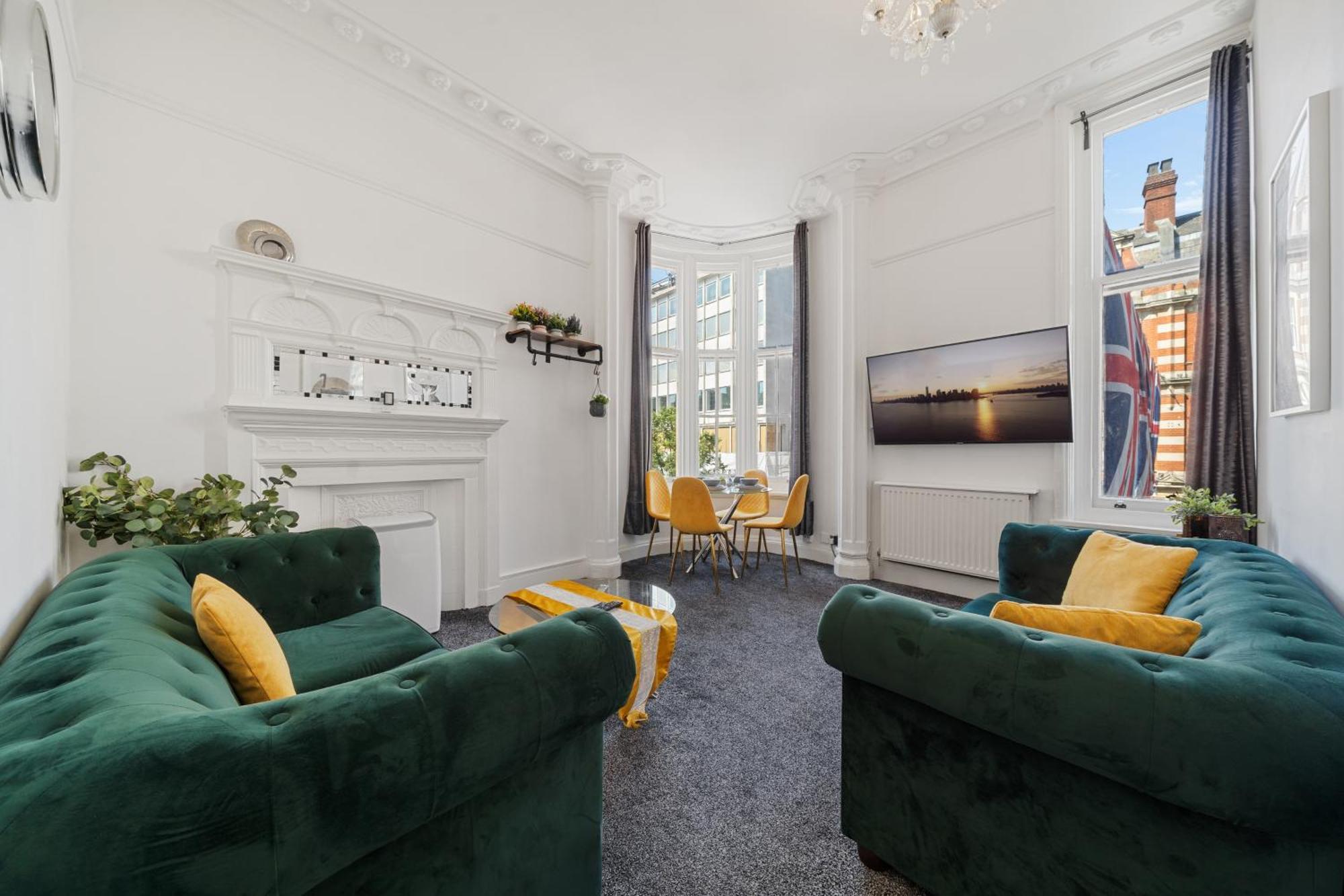 Spacious 3-bedroom In Exclusive Mayfair 7gc Londen