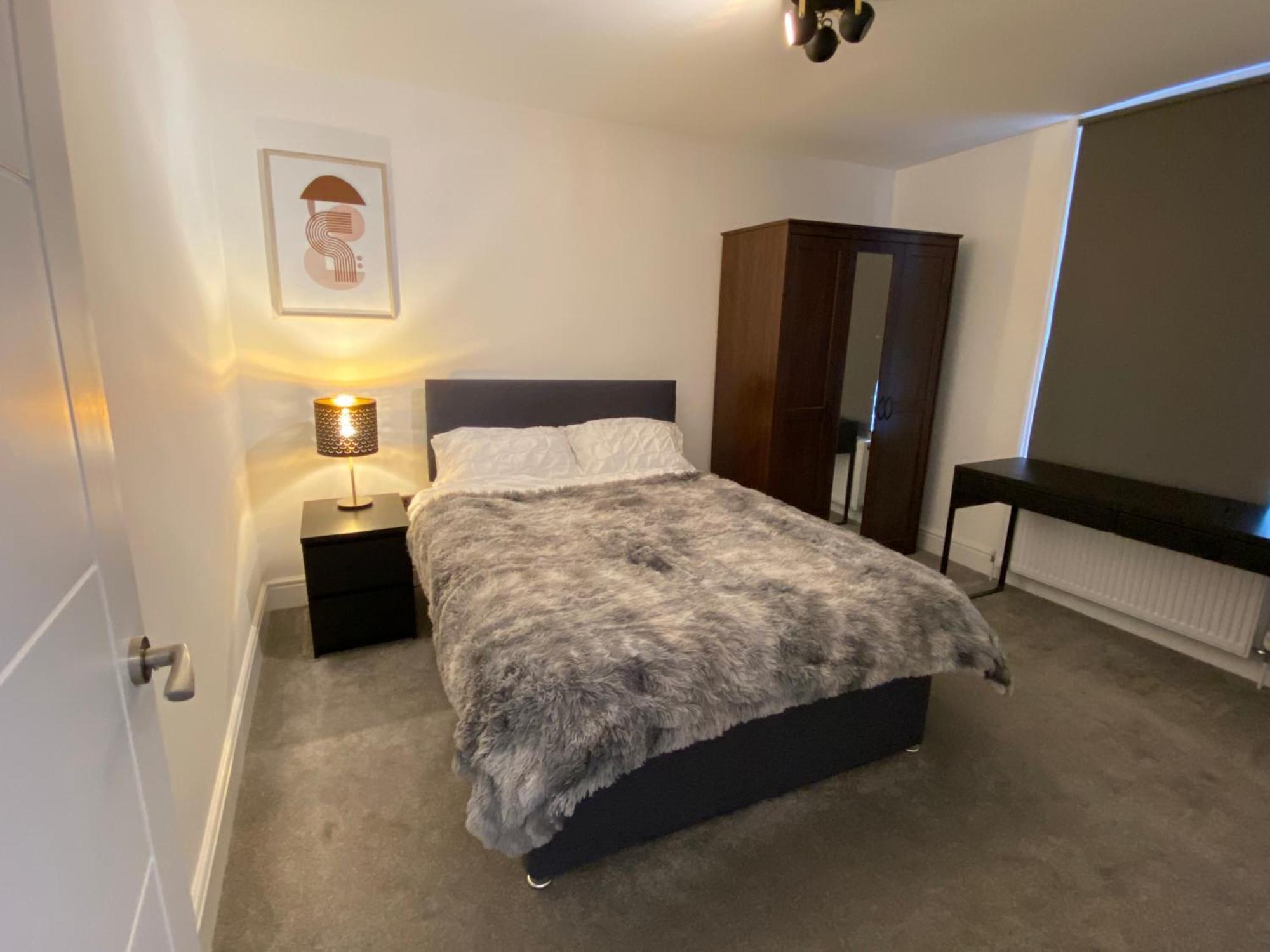 Bright & Spacious 2-Bed, 2-Bath In The Heart Of Central London - Whole Apartment Leilighet *