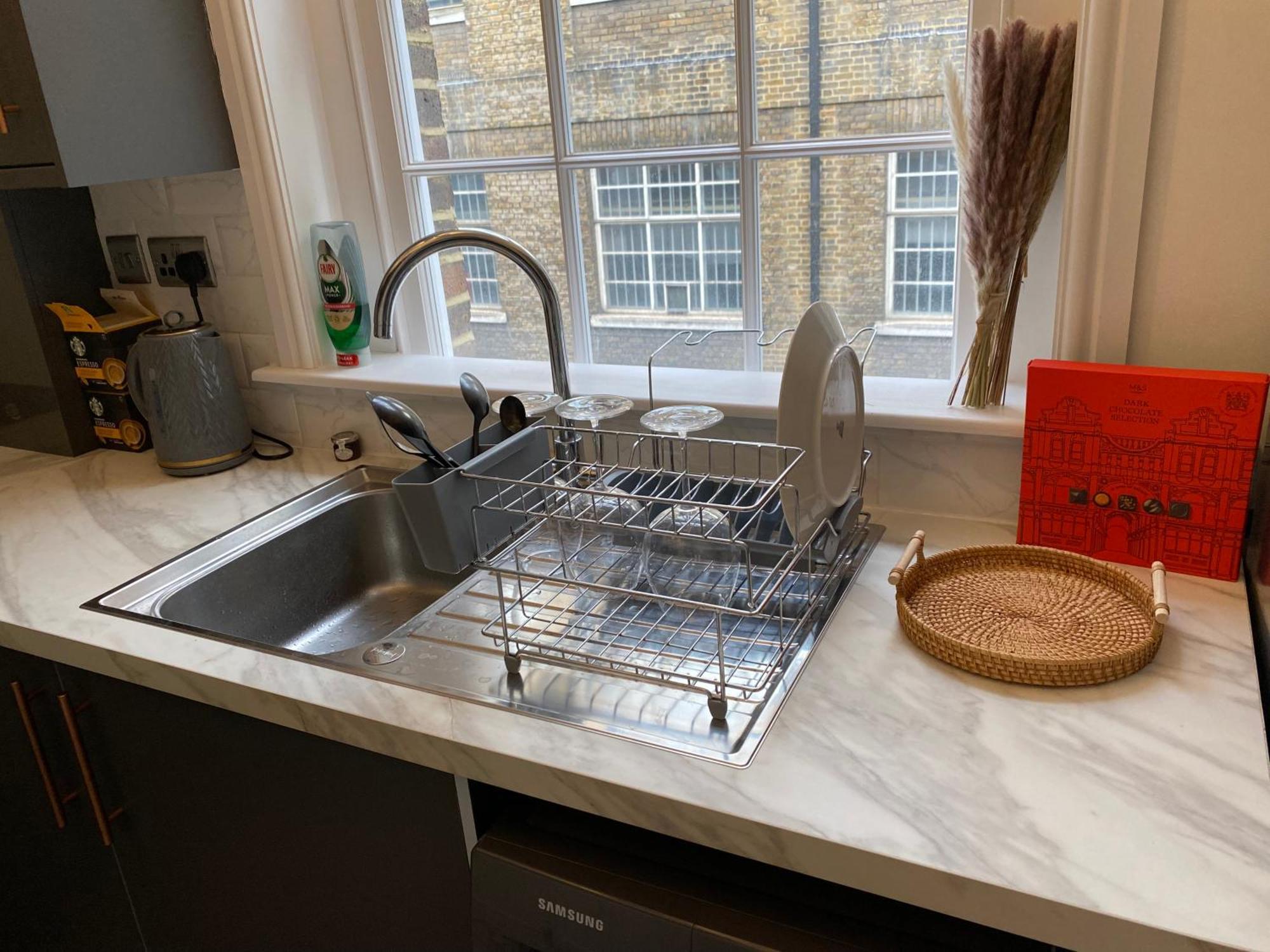 Bright & Spacious 2-Bed, 2-Bath In The Heart Of Central London - Whole Apartment Leilighet