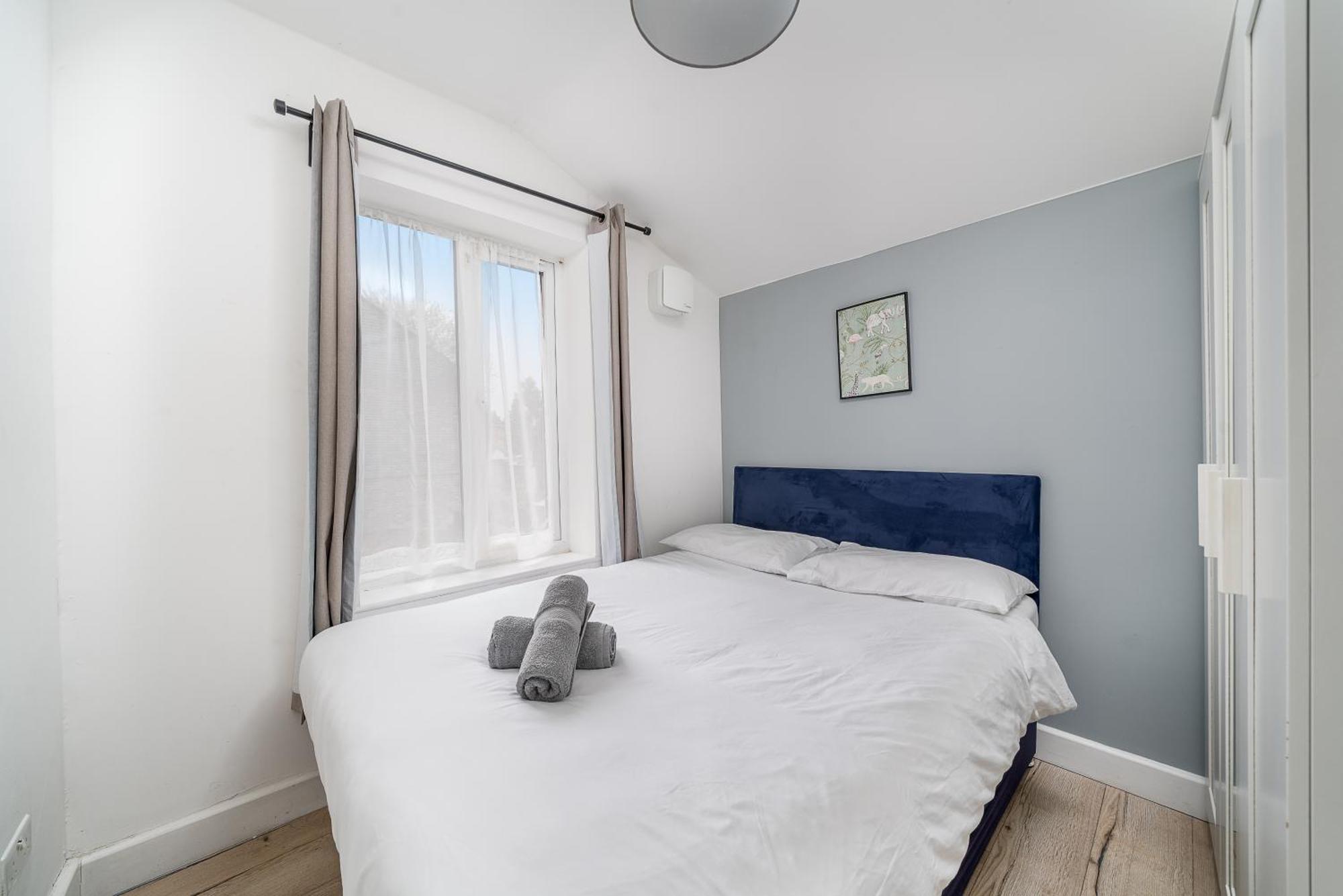 Modern 2 Bed East By Rebby Sleeps 5 Near Canning Town Station Lägenhet London