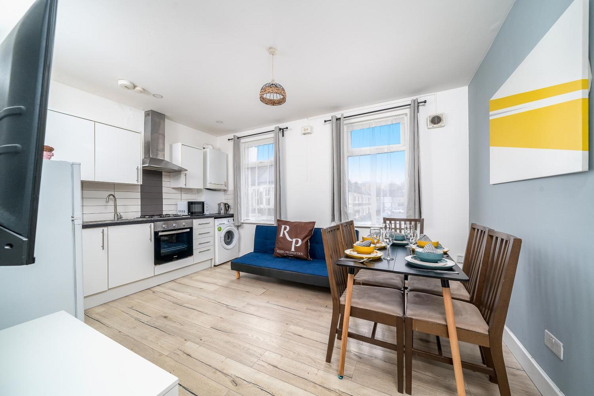 Modern 2 Bed East By Rebby Sleeps 5 Near Canning Town Station *