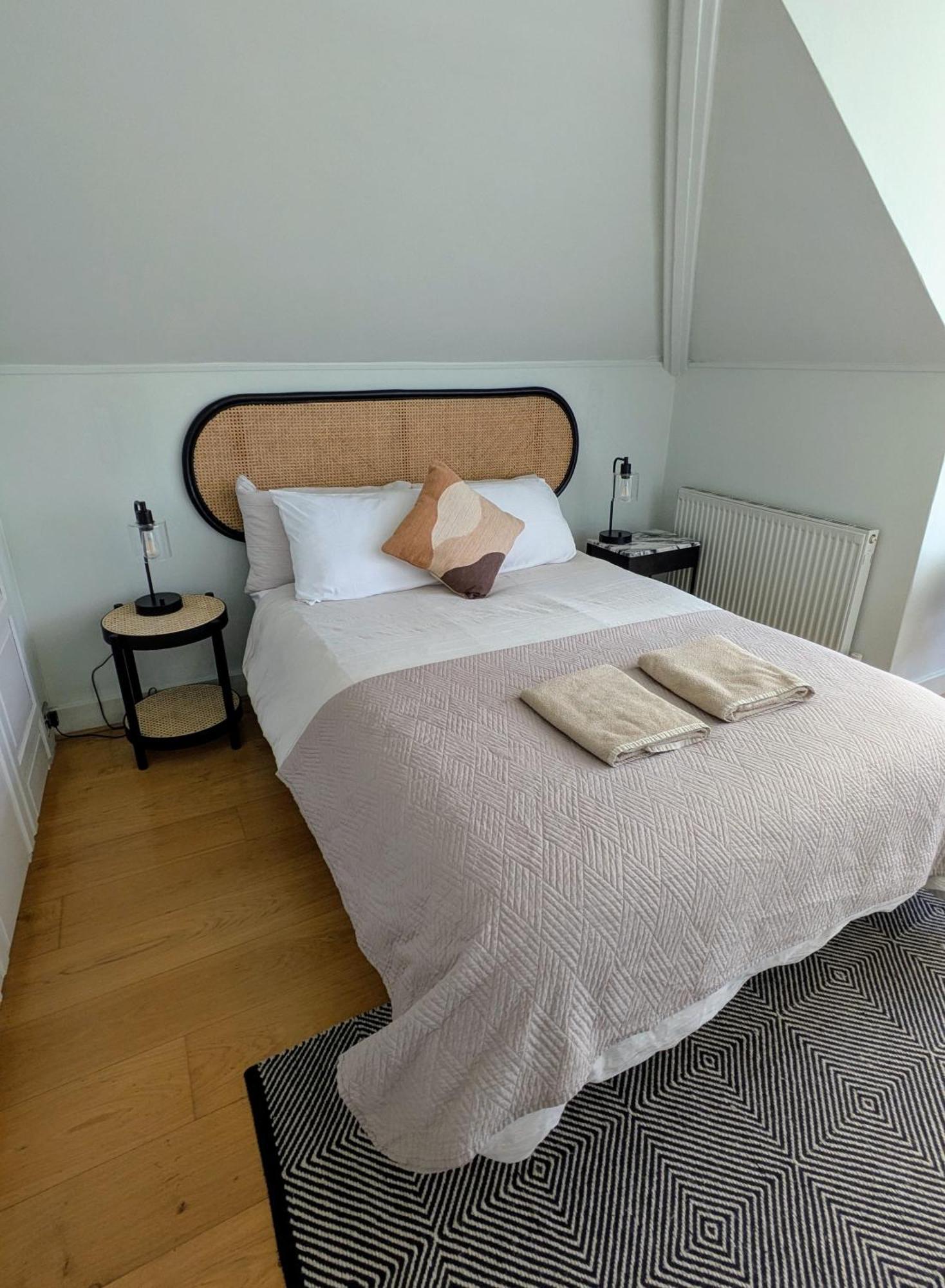 Appartement Charming Bright 2-Bed Heritage Flat, Battersea Park, London Londen