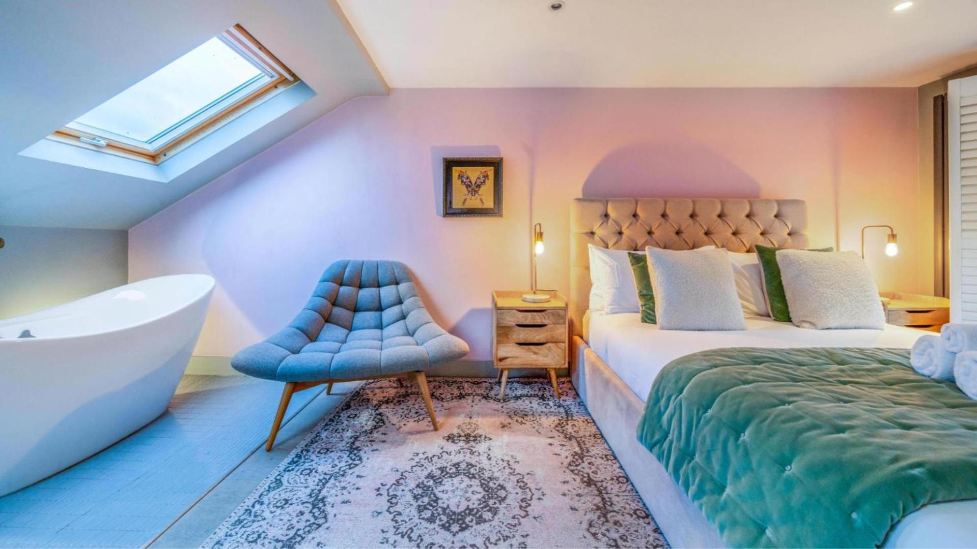 Semesterbostad Spacious 4br Retreat With Private Garden Zone 3 London