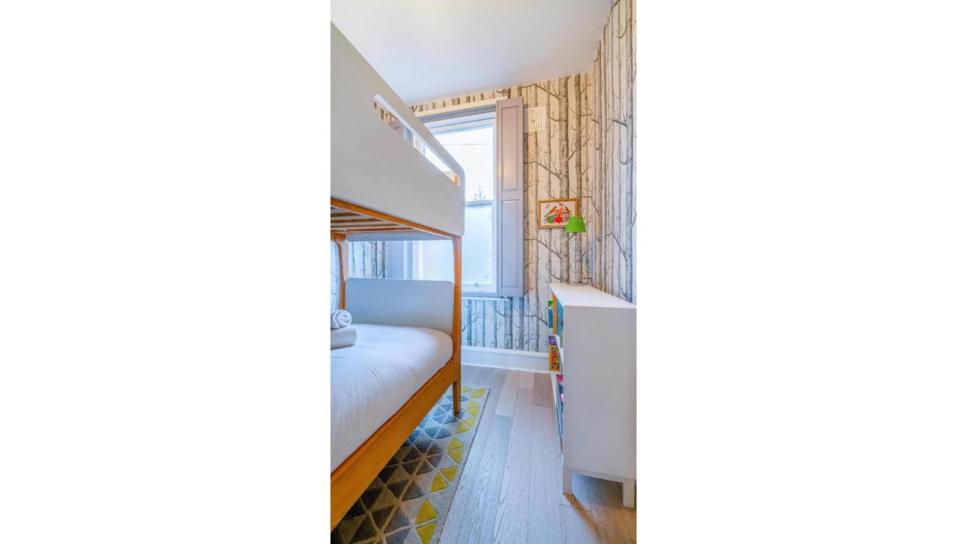 Spacious 4br Retreat With Private Garden Zone 3 London