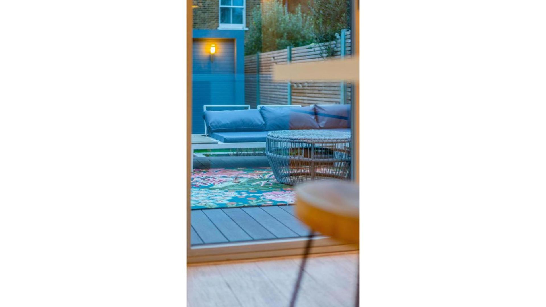 Spacious 4br Retreat With Private Garden Zone 3 * London