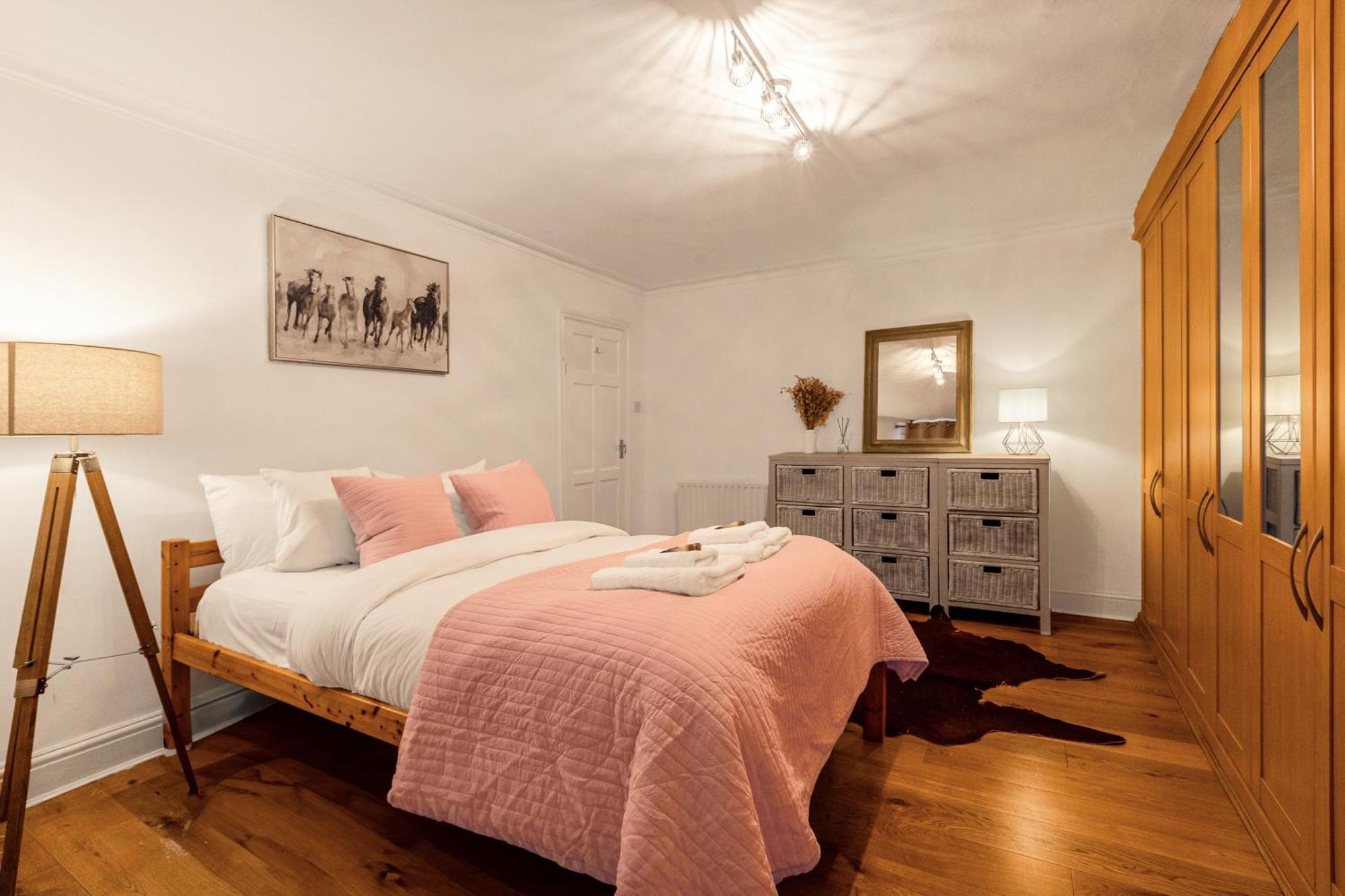 1br Flat Near River Thames, 9min Hammersmith Tube Londen