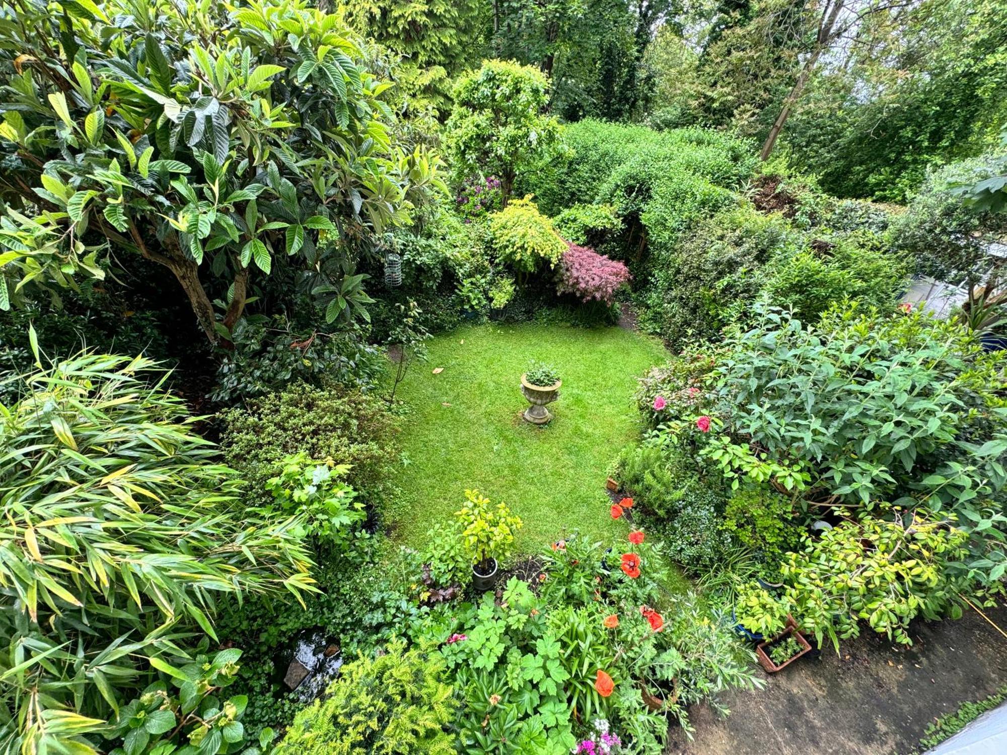 Exceptionally Large Newly-refurbished 1-bed Flat In Hither *