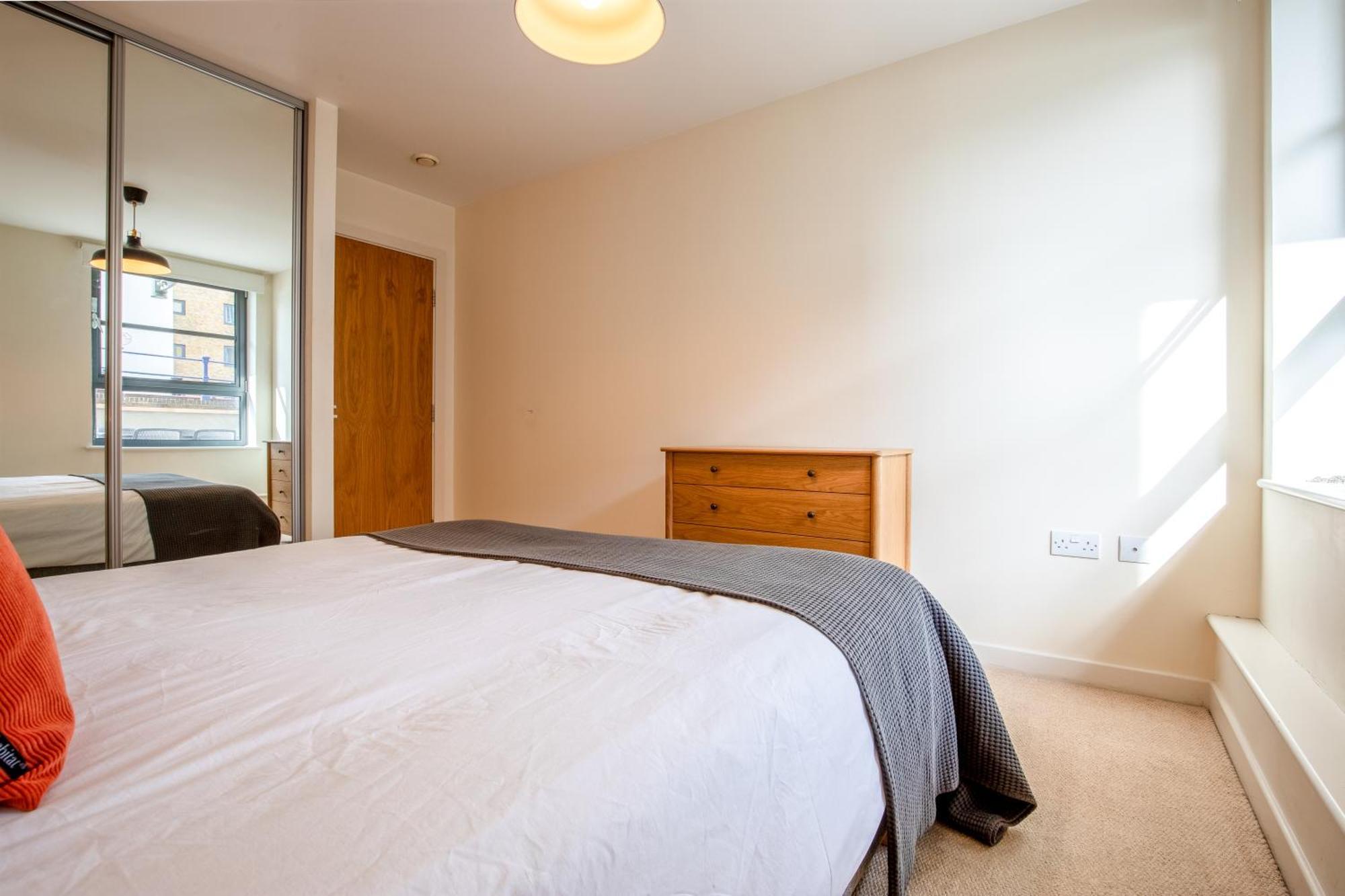 Apartment Londwell, & Limehouse Balcony Flat - Skyline Views London