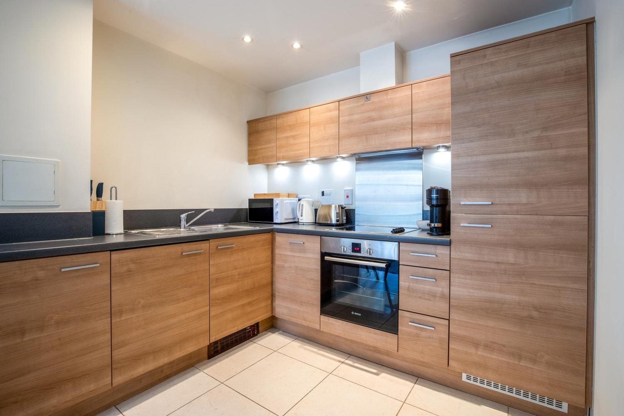 Londwell, & Limehouse Balcony Flat - Skyline Views * London