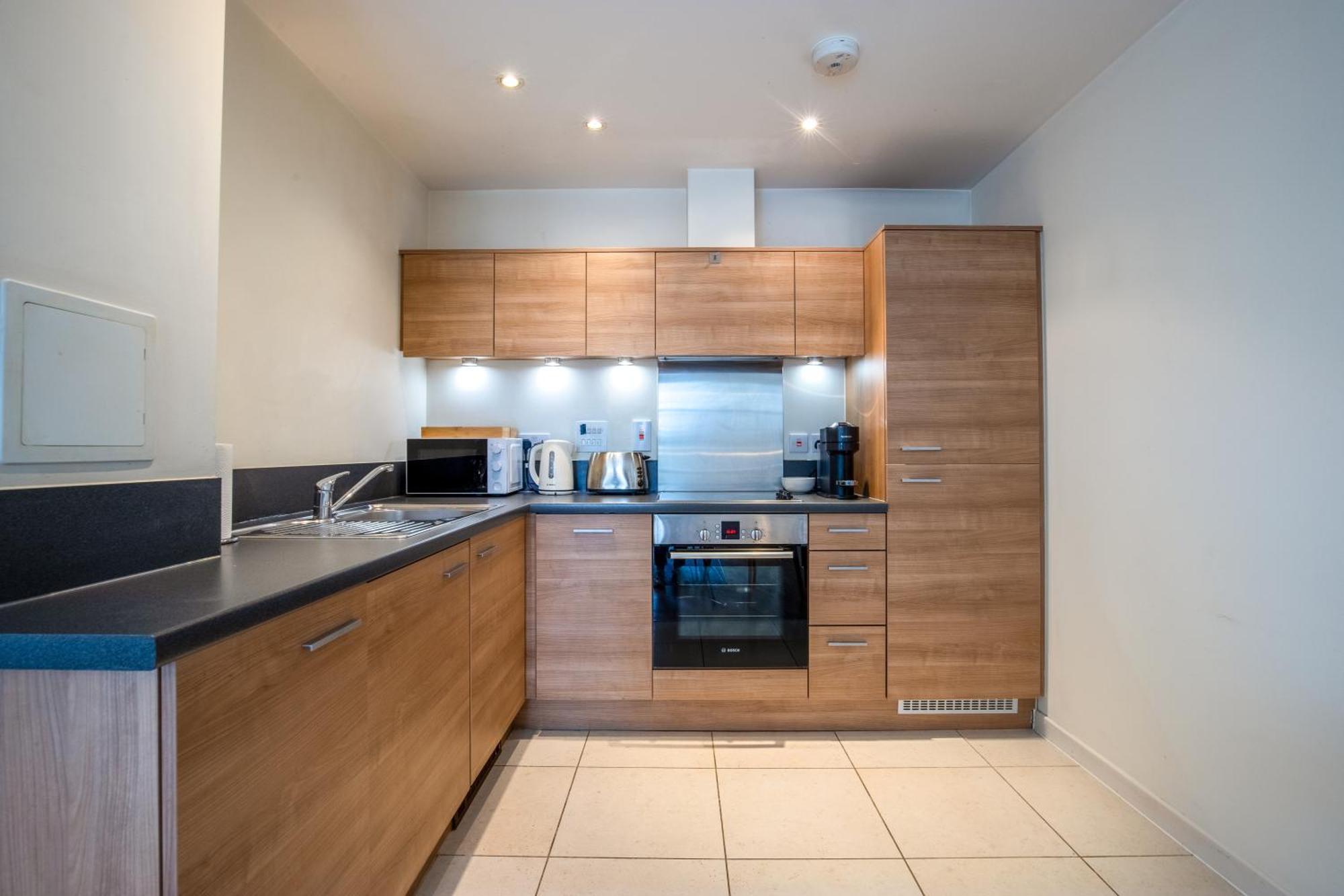 Londwell, & Limehouse Balcony Flat - Skyline Views Apartment