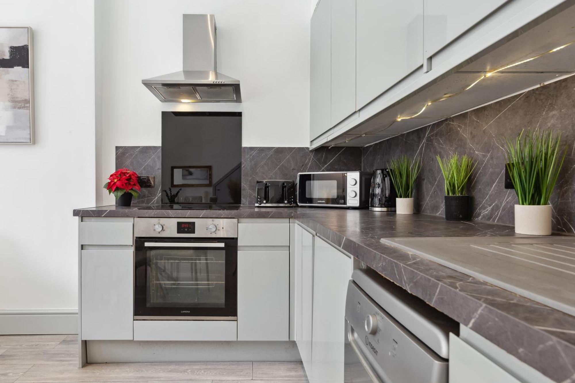Apartment Minimalist Luxe 2br Designer Retreat In Prime Kensington For 6 Next To Station Harrods London