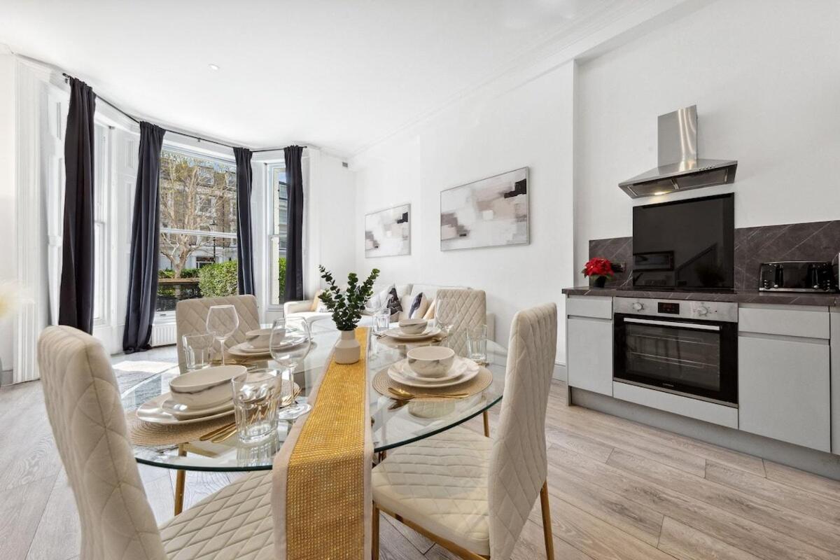 Minimalist Luxe 2br Designer Retreat In Prime Kensington For 6 Next To Station Harrods * Londen