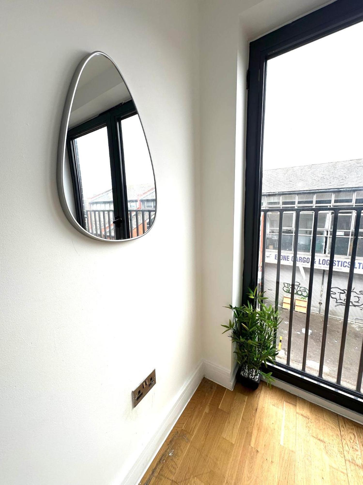 Elegant Spacious Modern 2 Bedroom - Whitechapel - 5mins To Aldgate Station Lejlighed
