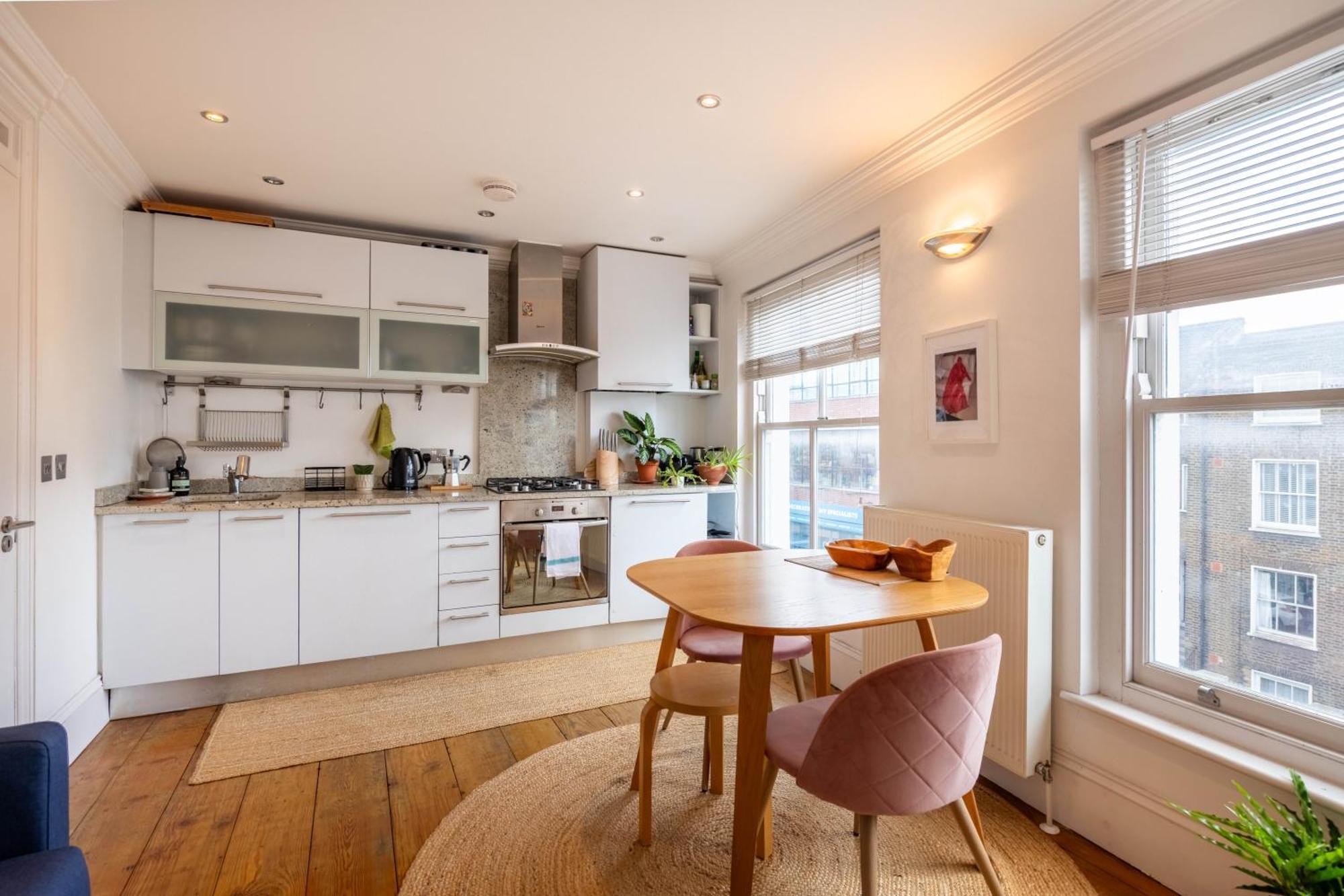 Warm And Welcoming 1bd Flat In East *