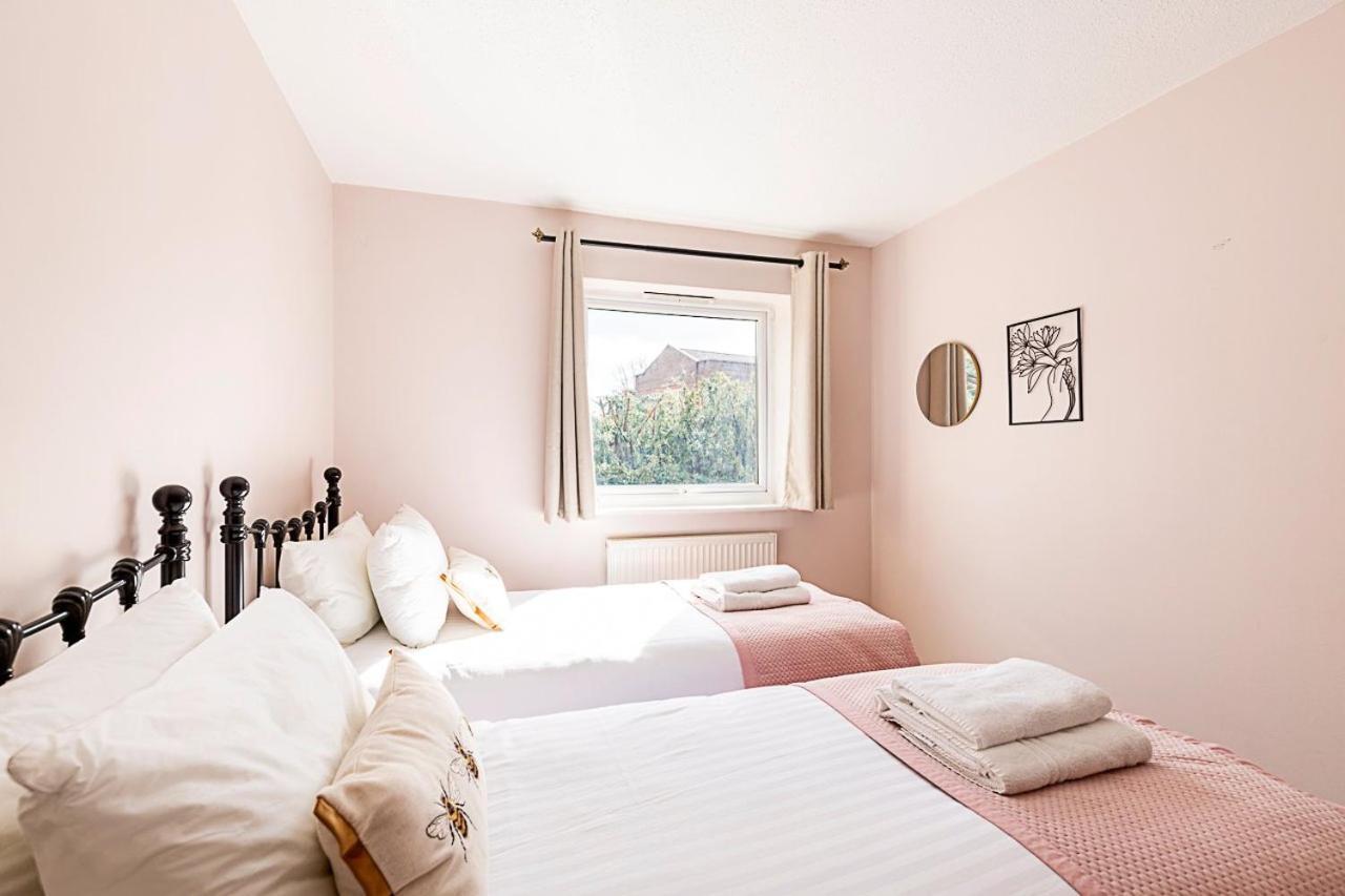 Quiet And Cosy 2-bed In Wimbledon Lägenhet