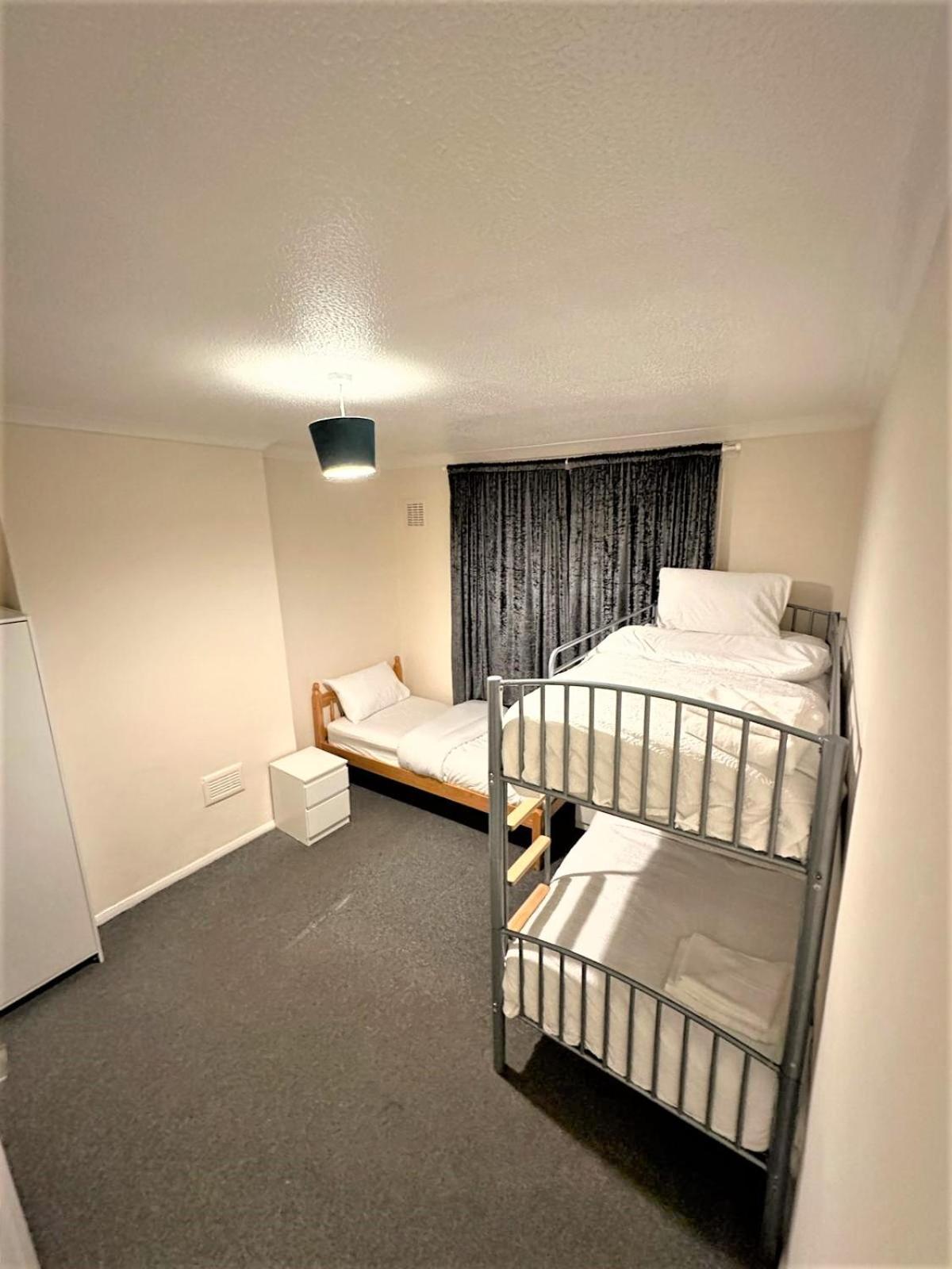Beautiful Two Bedroom Near O2 Arena Appartamento