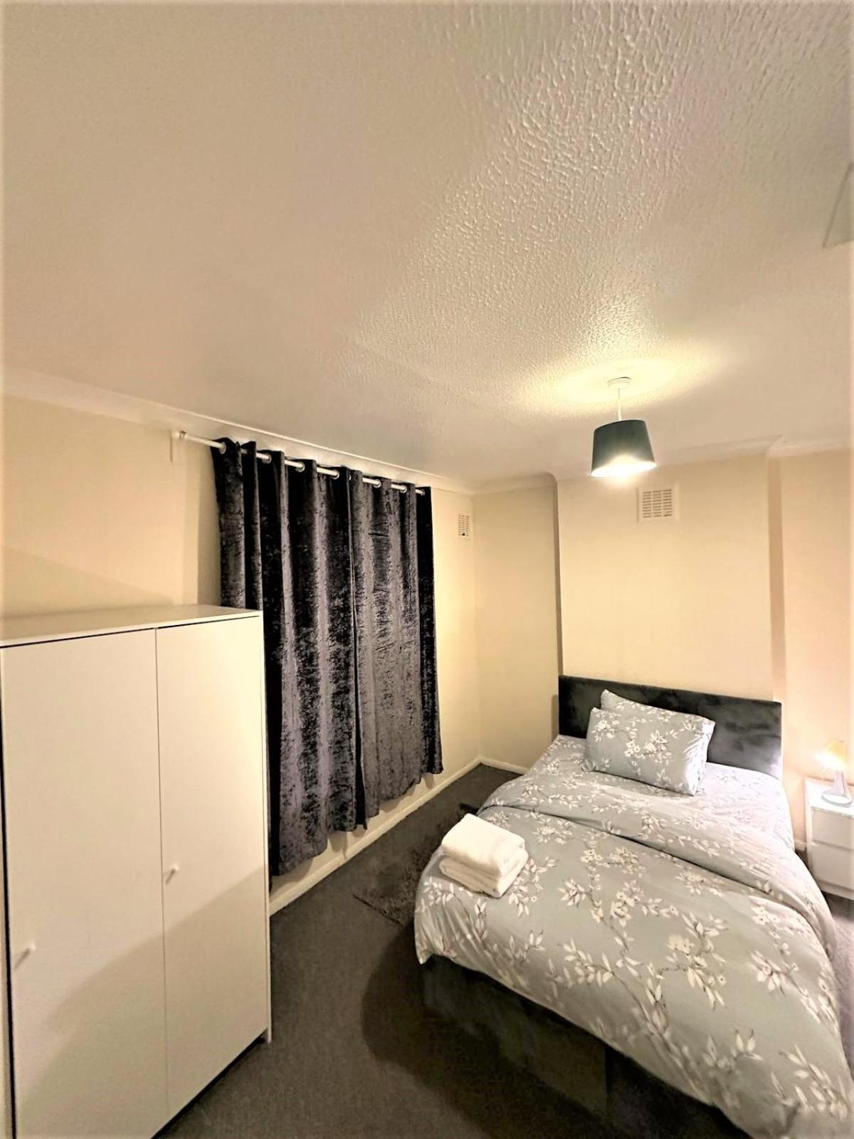 Beautiful Two Bedroom Near O2 Arena Appartamento *