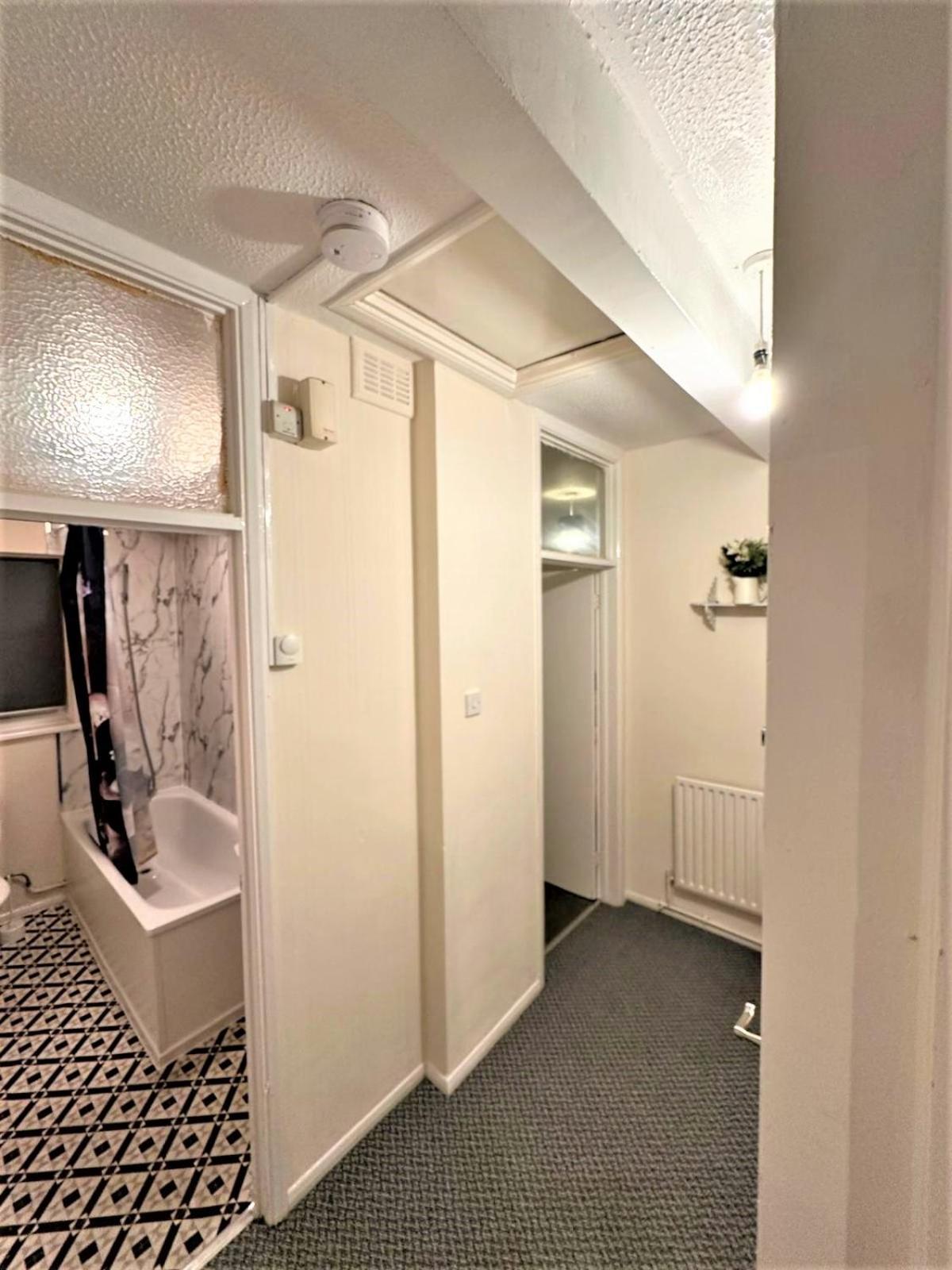 Appartamento Beautiful Two Bedroom Near O2 Arena *