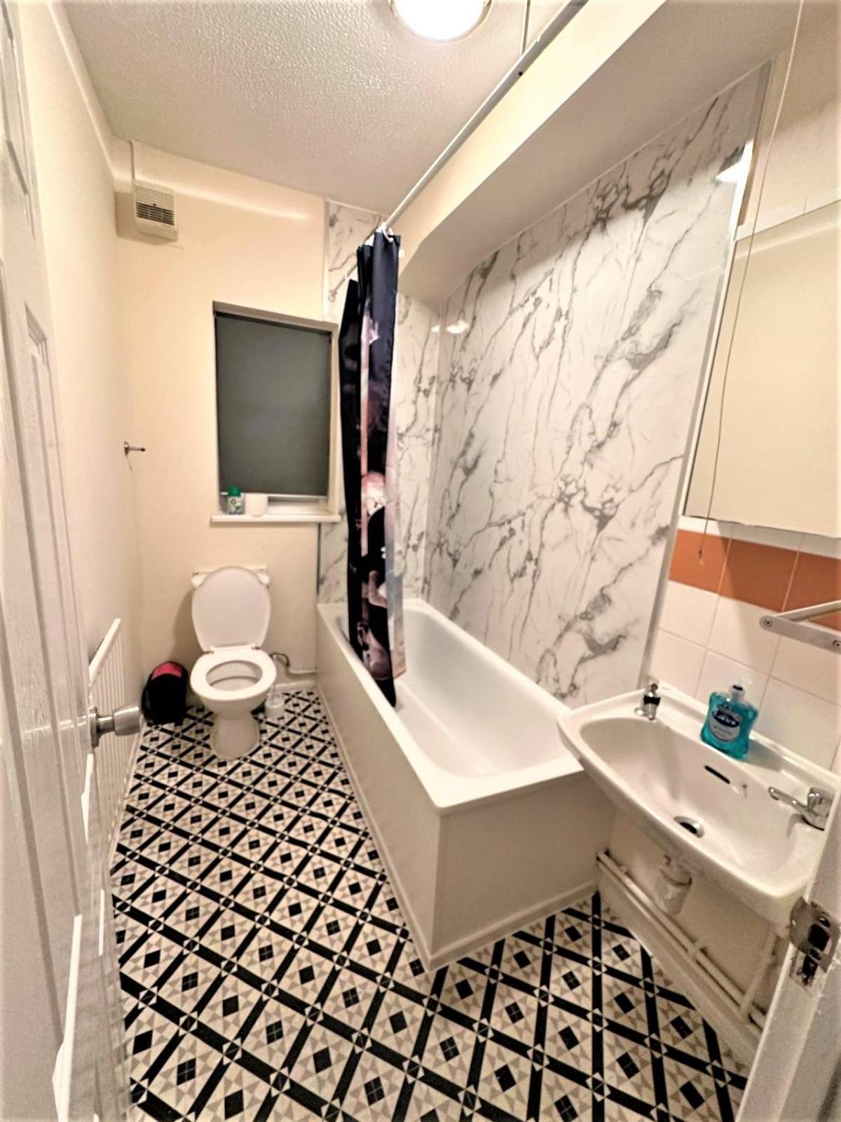 Beautiful Two Bedroom Near O2 Arena Appartamento Londra