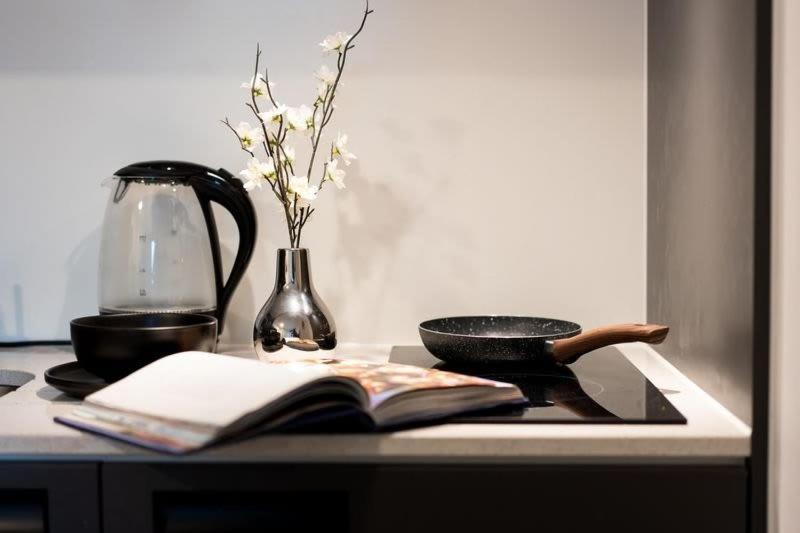 Private Bedrooms With Shared Kitchen, And At Canvas Wembley In